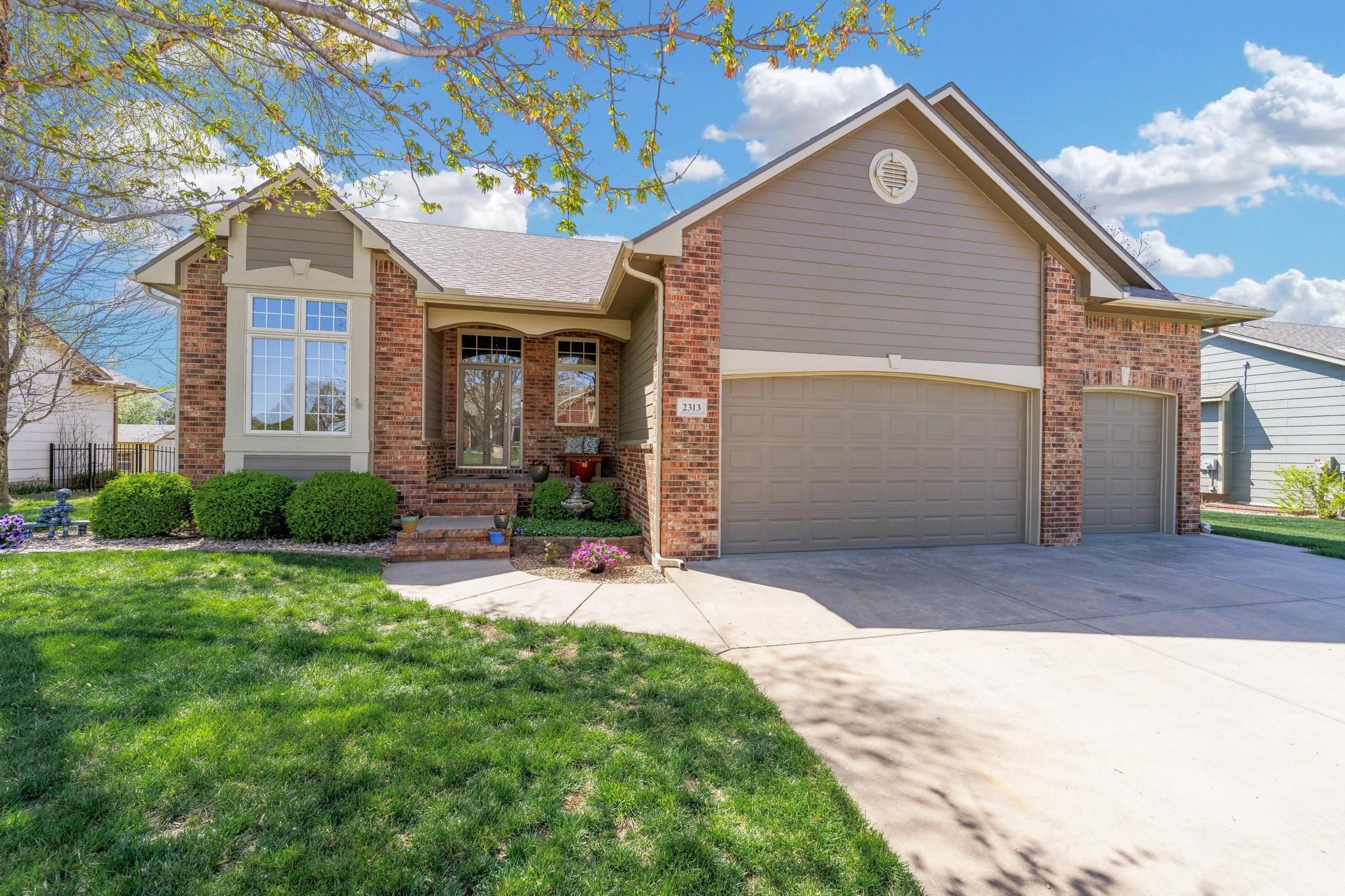 2313 E Timber Creek St, Derby, Kansas image 1