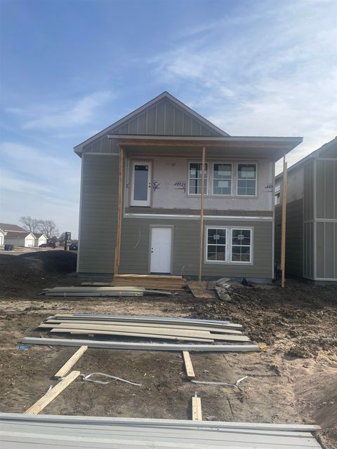 Homes For Sale - 409 E Douglas Ave<br/> Andover, KS 67002