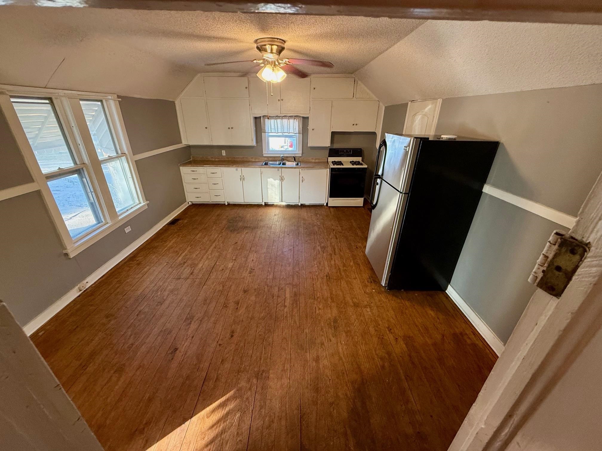 401 N Park St, Wellington, Kansas image 3