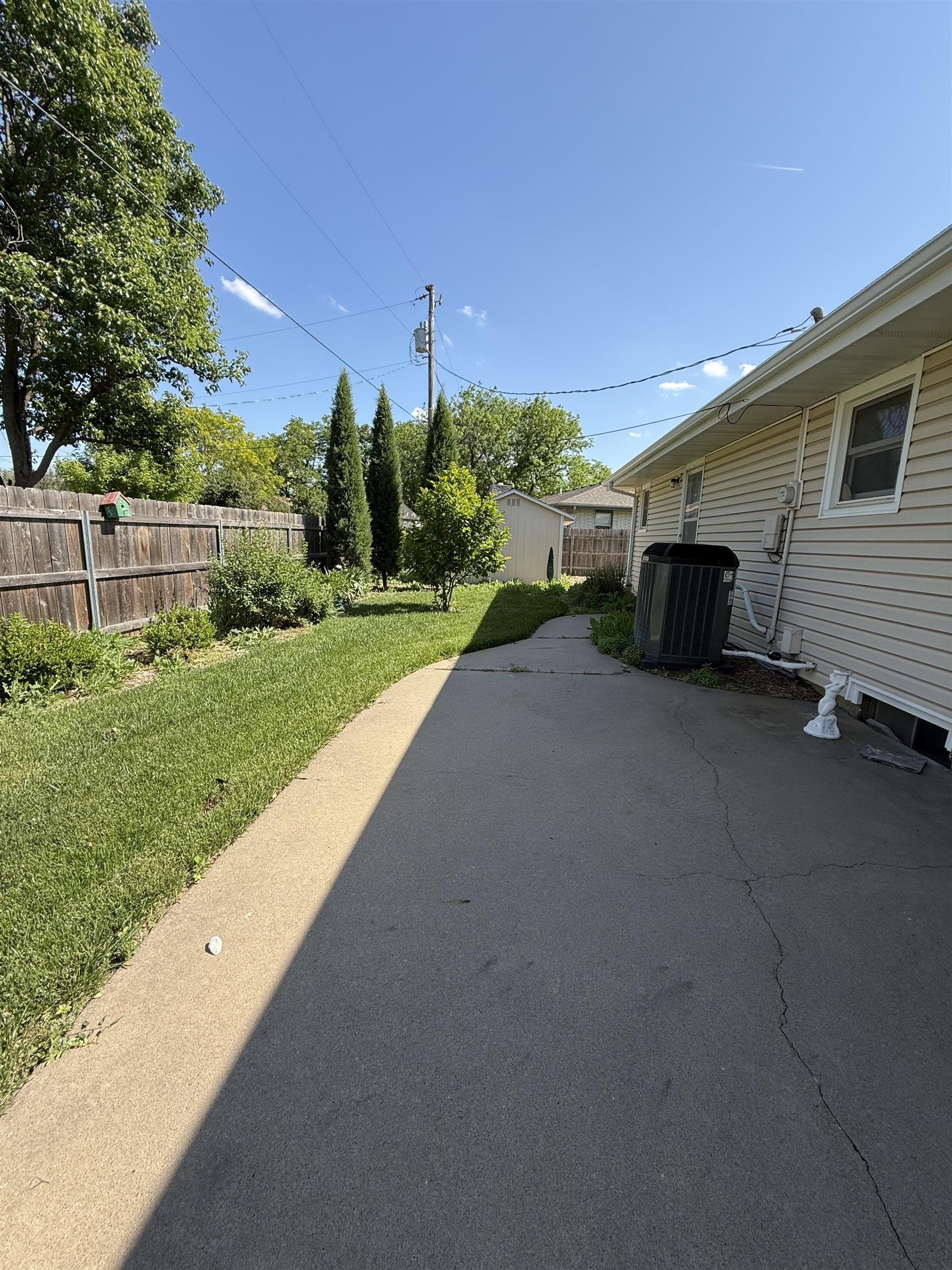 601 Berkshire Dr, Salina, Kansas image 25