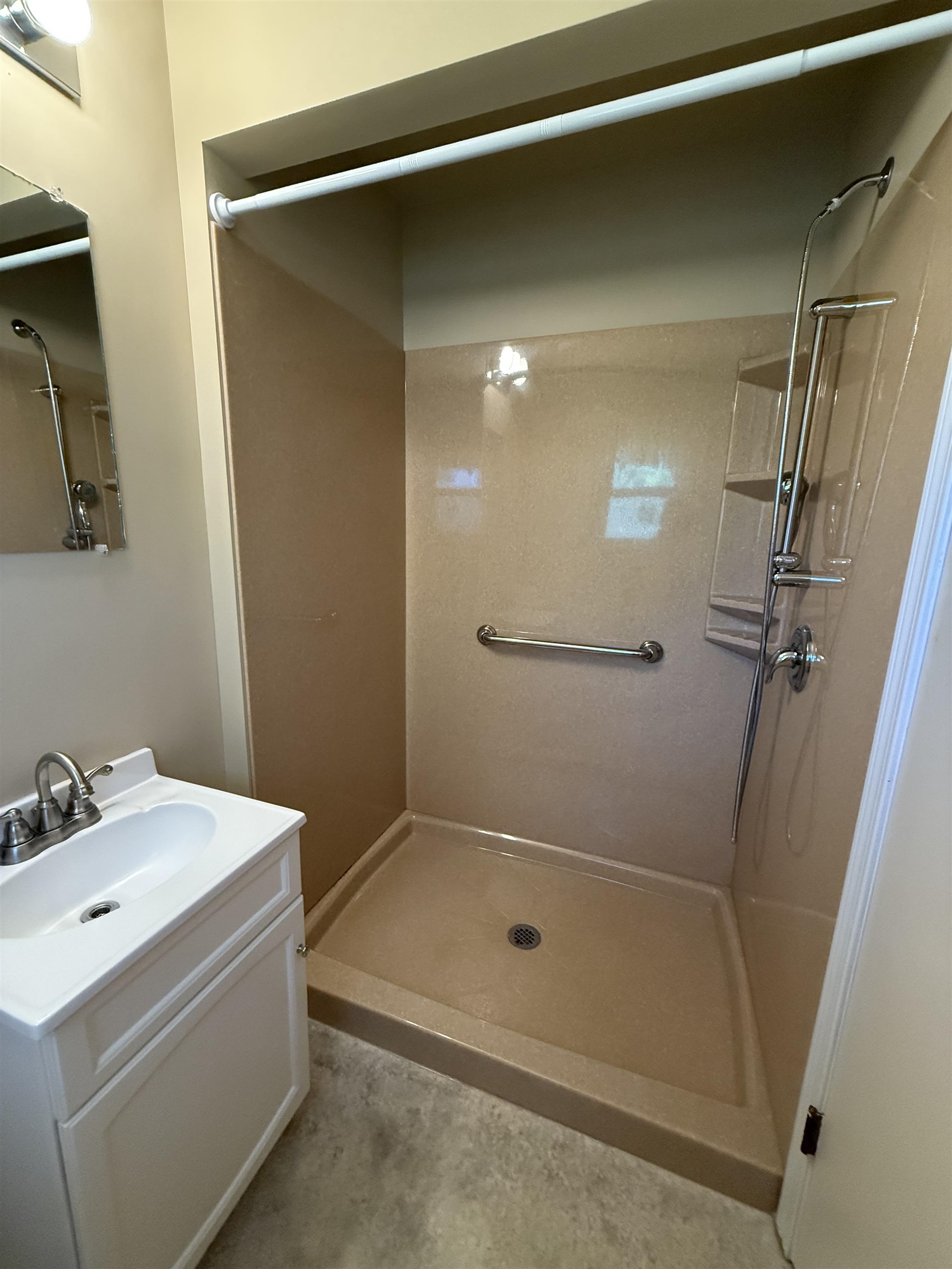 601 Berkshire Dr, Salina, Kansas image 7