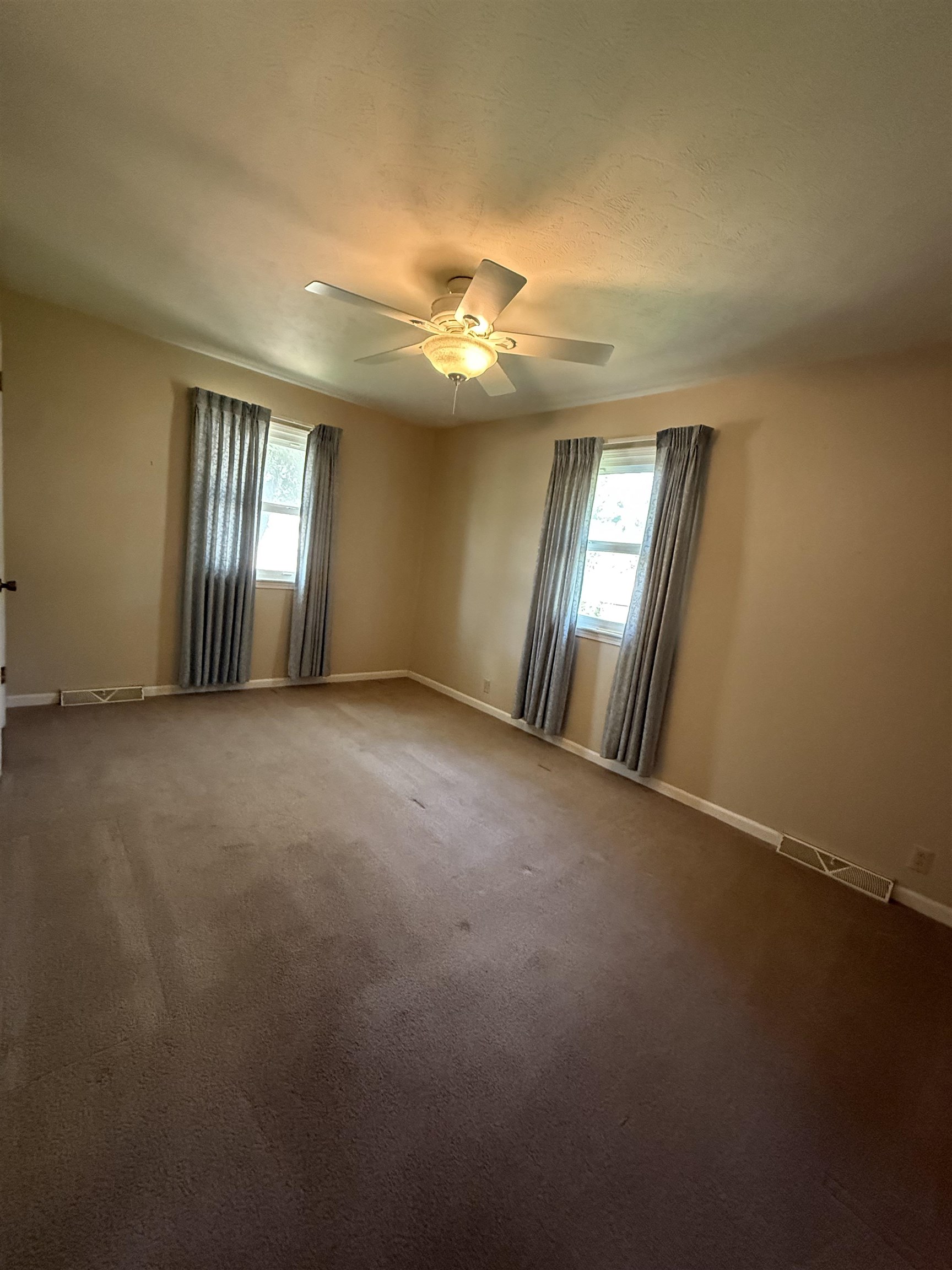 601 Berkshire Dr, Salina, Kansas image 9