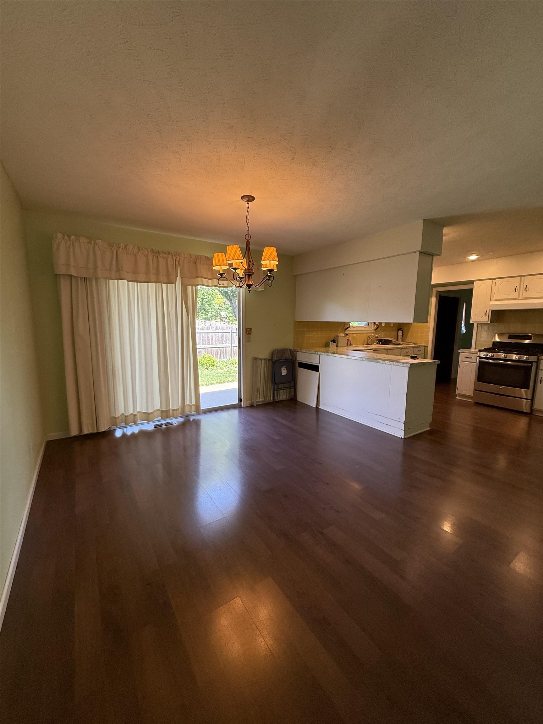 601 Berkshire Dr, Salina, Kansas image 4