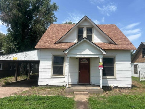 Homes For Sale - 1316 N A St<br/> Wellington, KS 67152