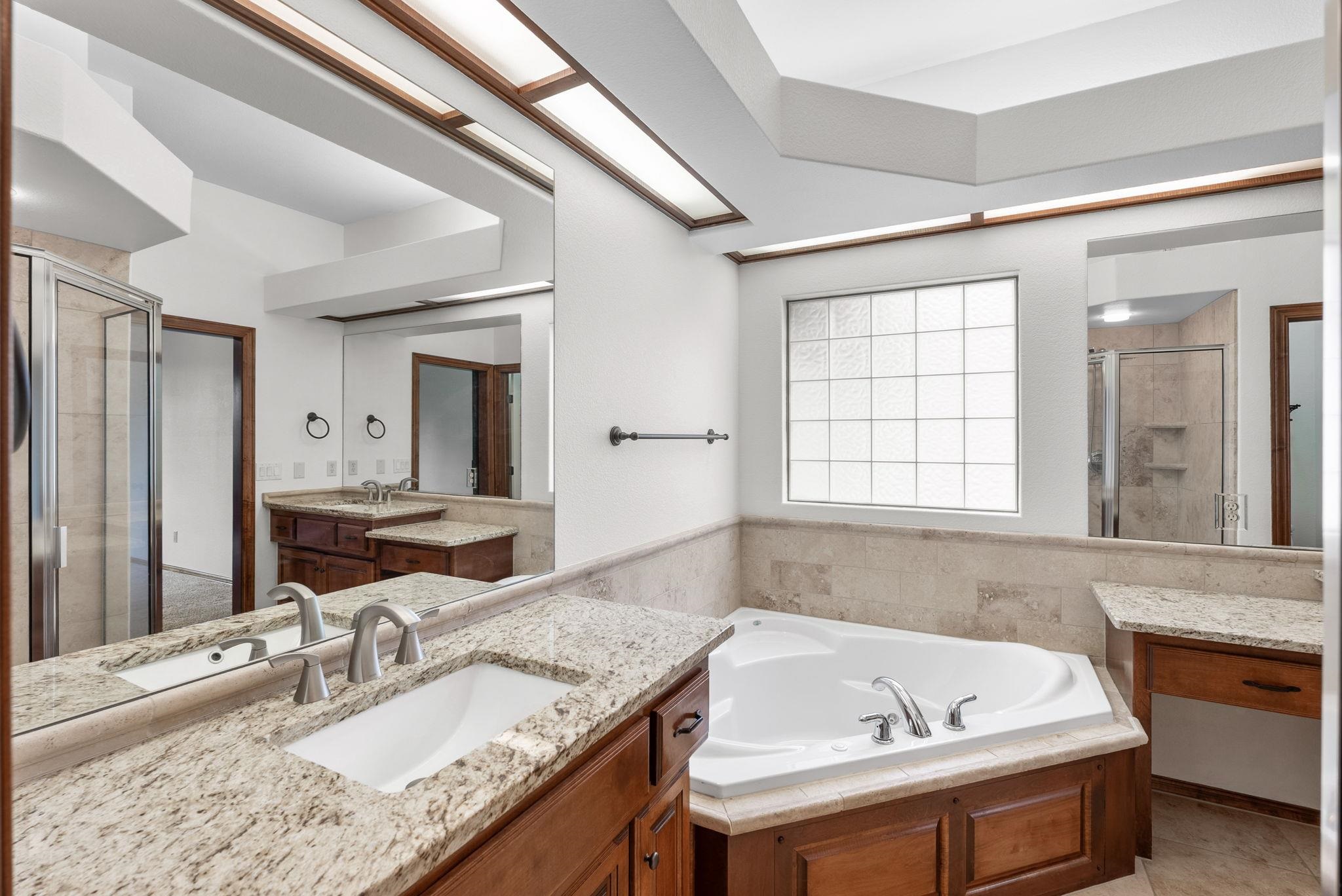 811 Woodstone Cir, Andover, Kansas image 17