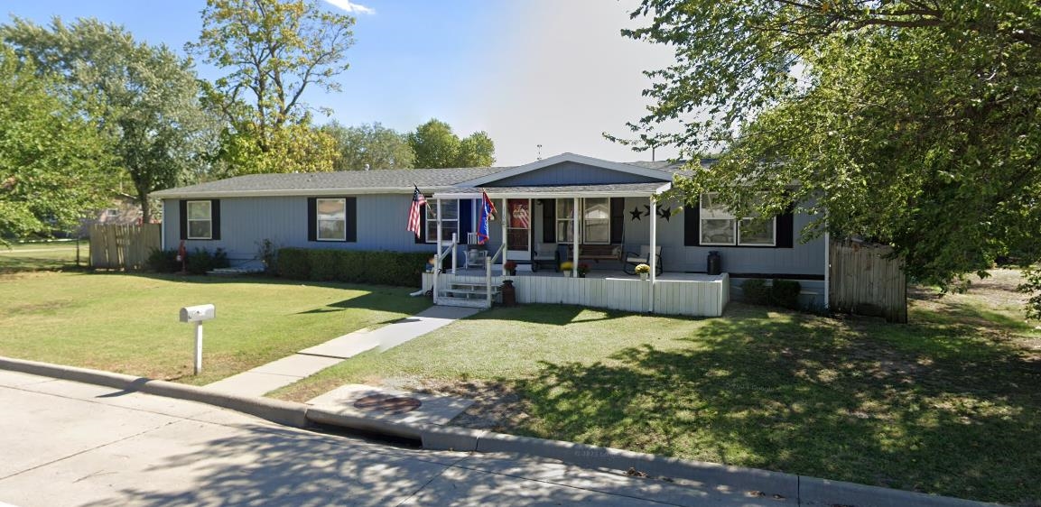 1108 E Lincoln Ave, Wellington, Kansas image 1