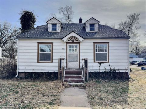 Homes For Sale - 801 E 8th St<br/> Harvey County, Newton, KS 67114