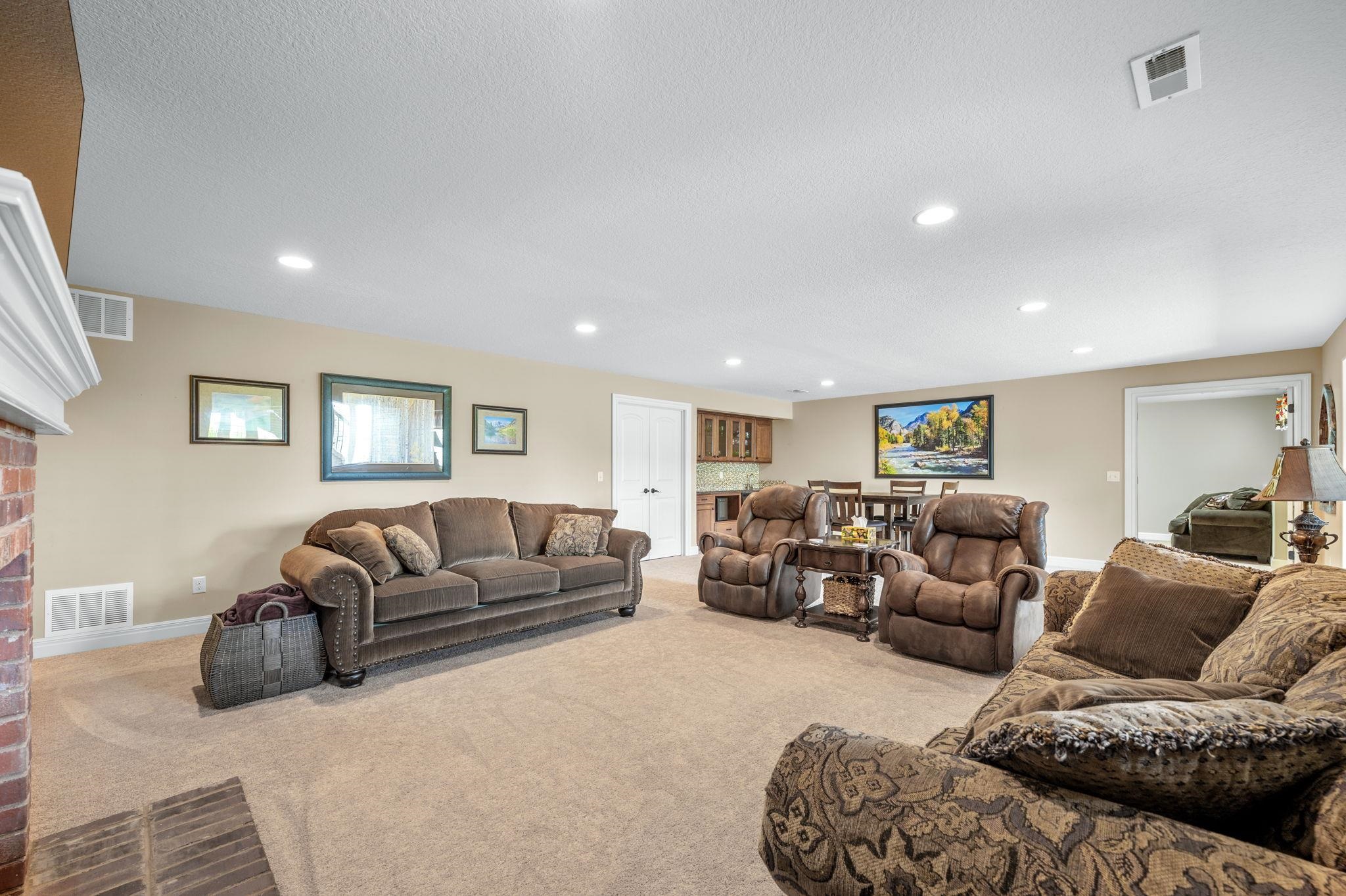 2524 N Rough Creek Rd, Derby, Kansas image 25