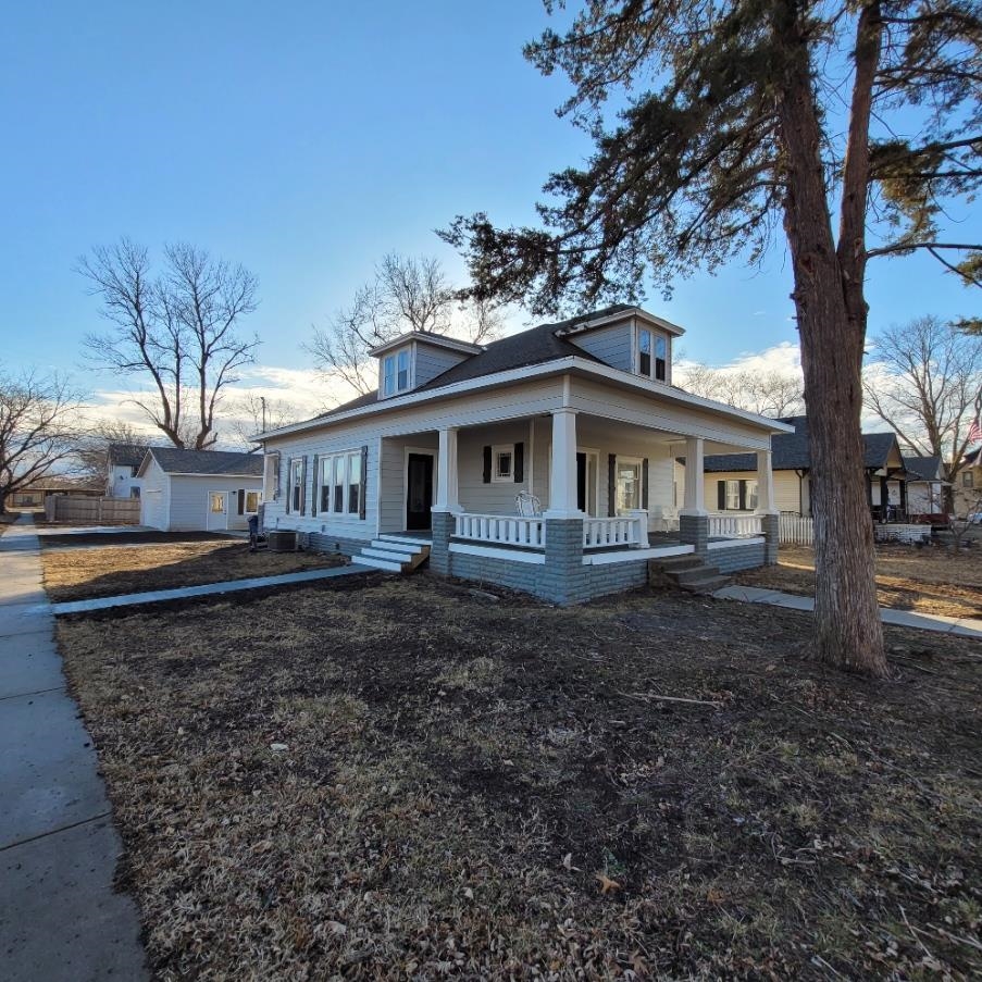 404 S Willow St, Douglass, Kansas image 1