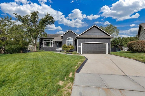 Homes For Sale - 449 S Limuel Ct<br/> Wichita, KS 67235