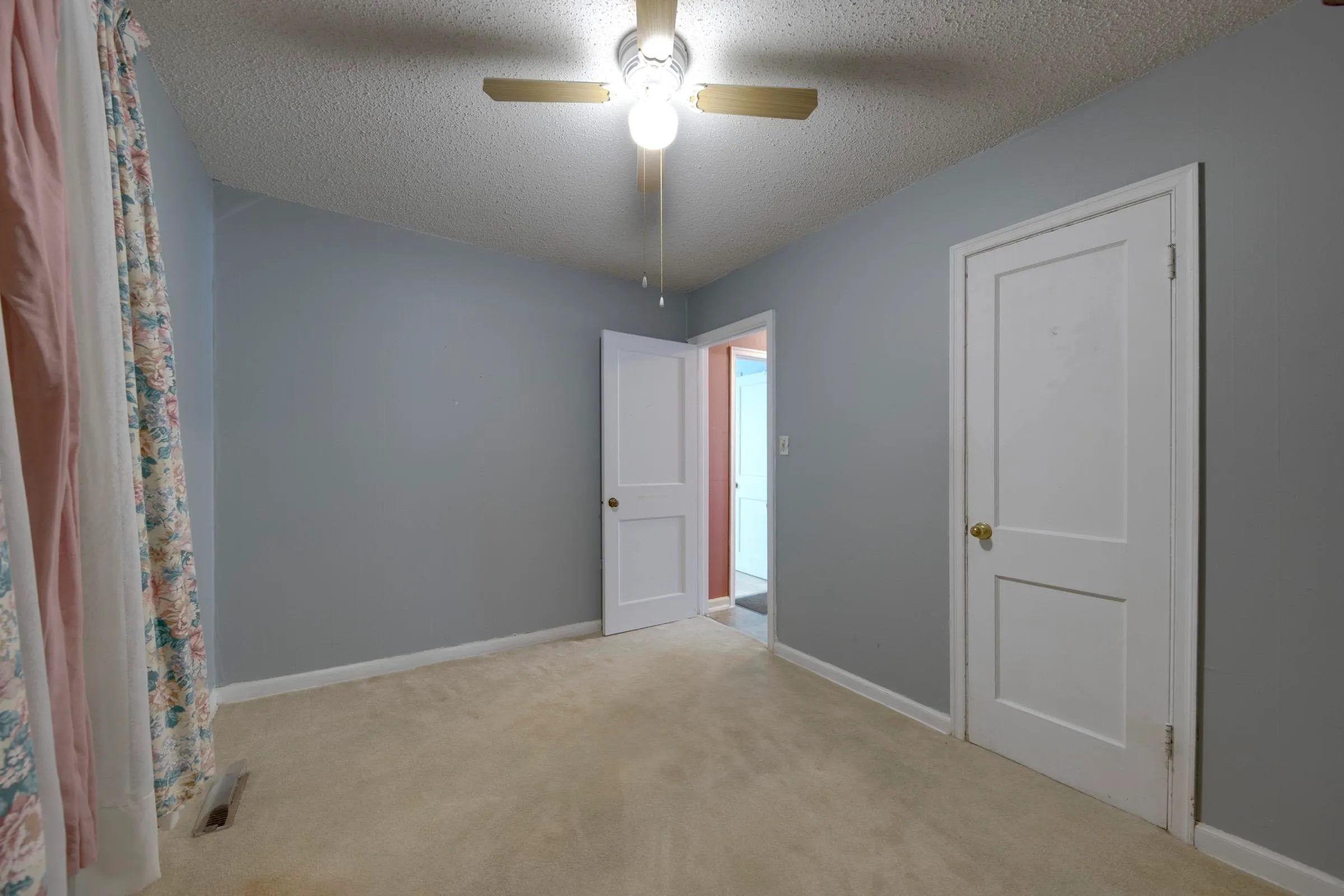 Wichita, Kansas 67214, United States, 2 Bedrooms Bedrooms, ,1 BathroomBathrooms,Residential,Active,41137