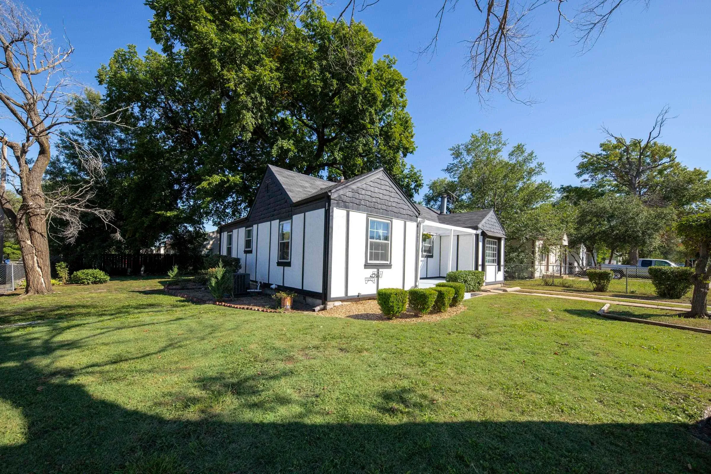 Wichita, Kansas 67214, United States, 2 Bedrooms Bedrooms, ,1 BathroomBathrooms,Residential,Active,41137