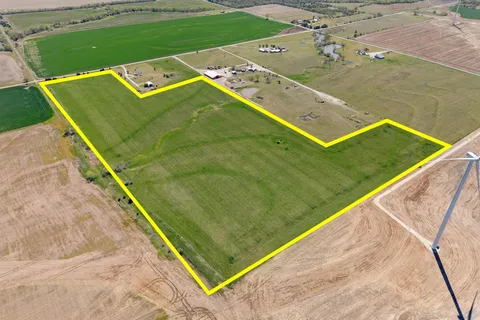 S Hillside, Wellington, KS MLS: 653978