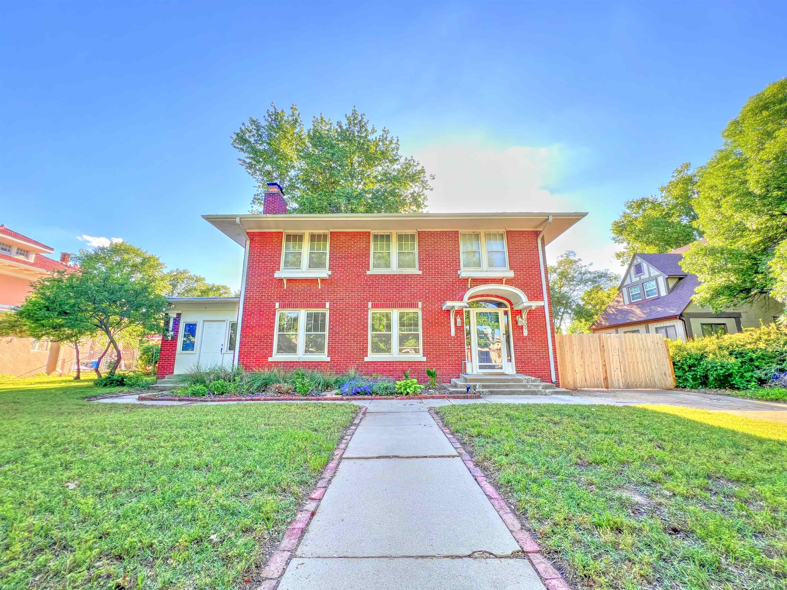 909 N 2nd St, Arkansas City, Kansas image 2