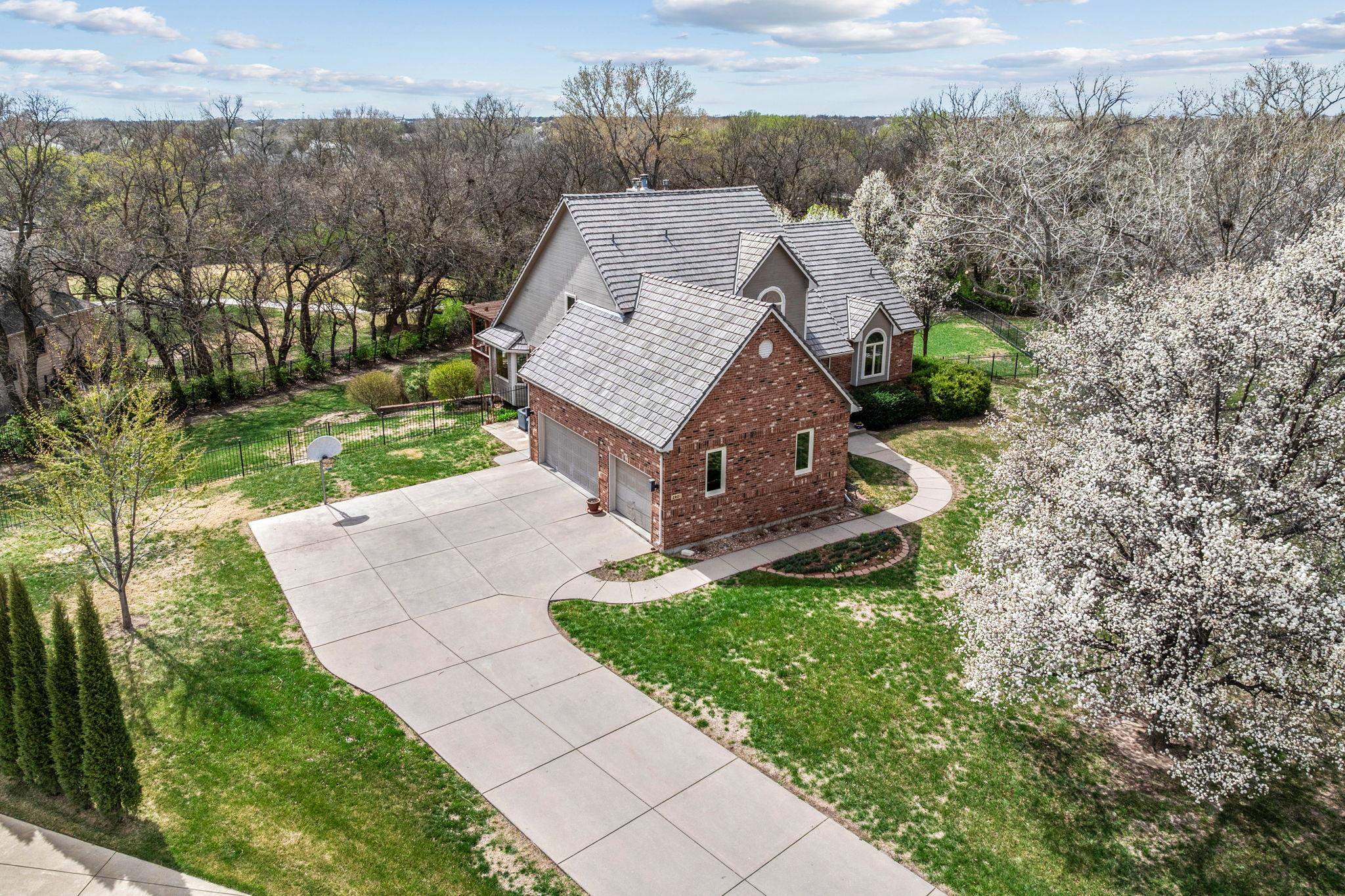 2801 N Fox Pointe Cir, Wichita, Virginia image 2