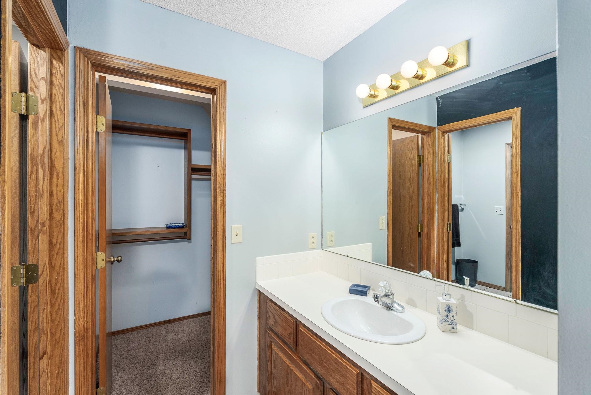 2801 N Fox Pointe Cir, Wichita, Virginia image 23