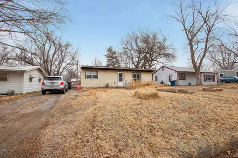 908 SE 2nd St, Newton, KS MLS: 650431