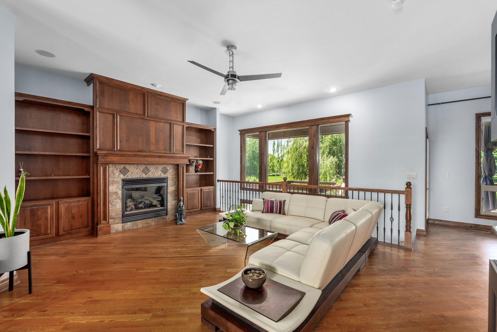 821 N Woodstone Dr, Andover, Virginia image 4