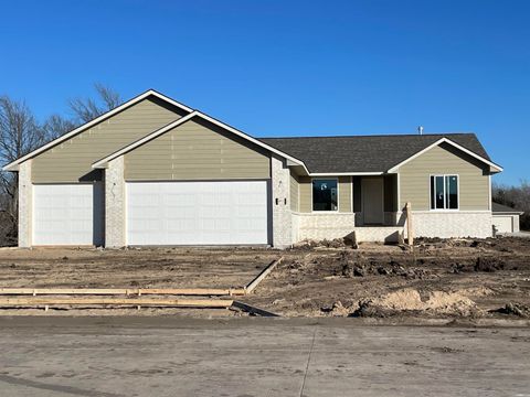 Homes For Sale - 1204 Main St<br/> Halstead, KS 67056