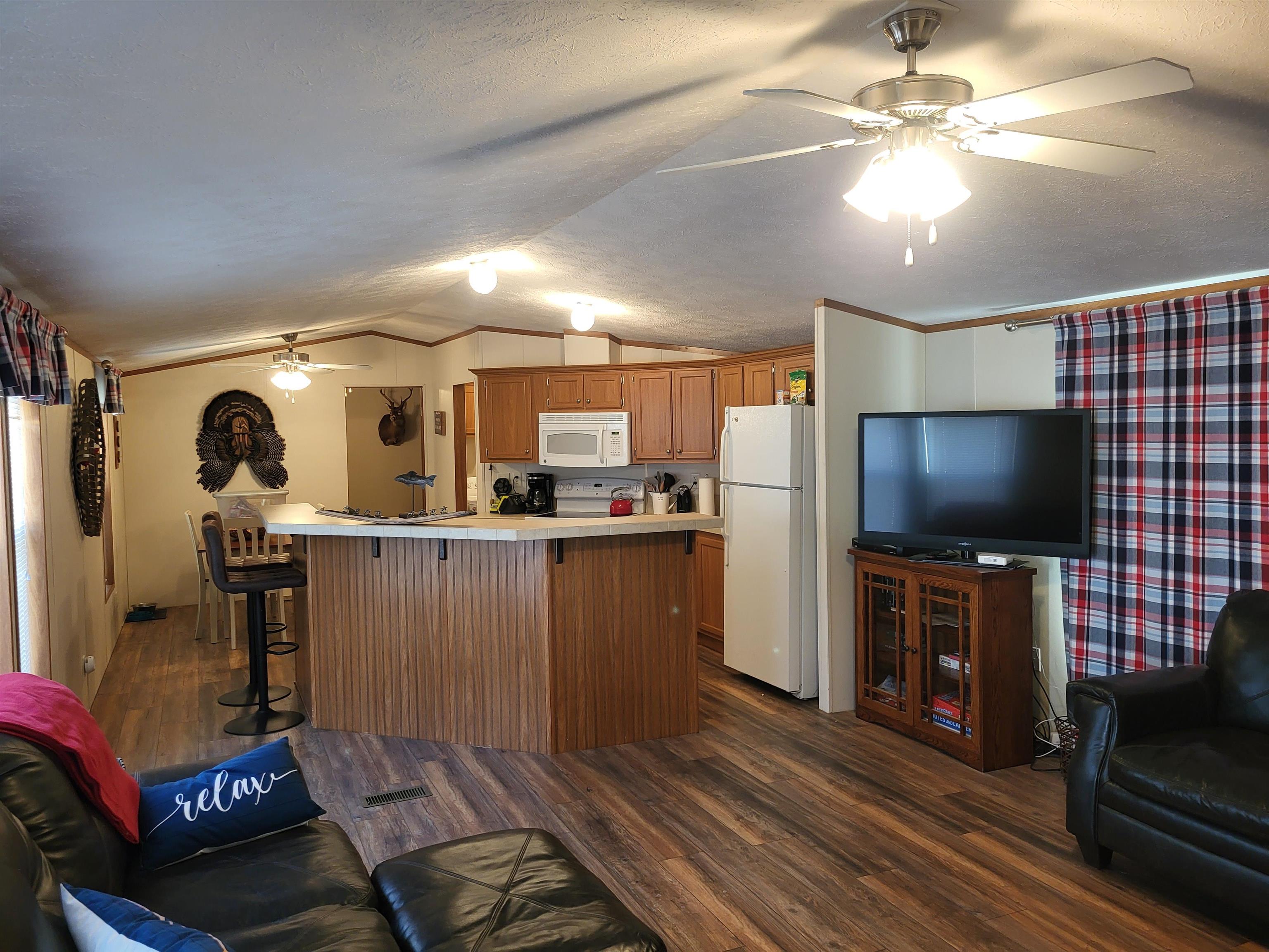 98 Eureka Lake Rd, Eureka, Kansas image 2