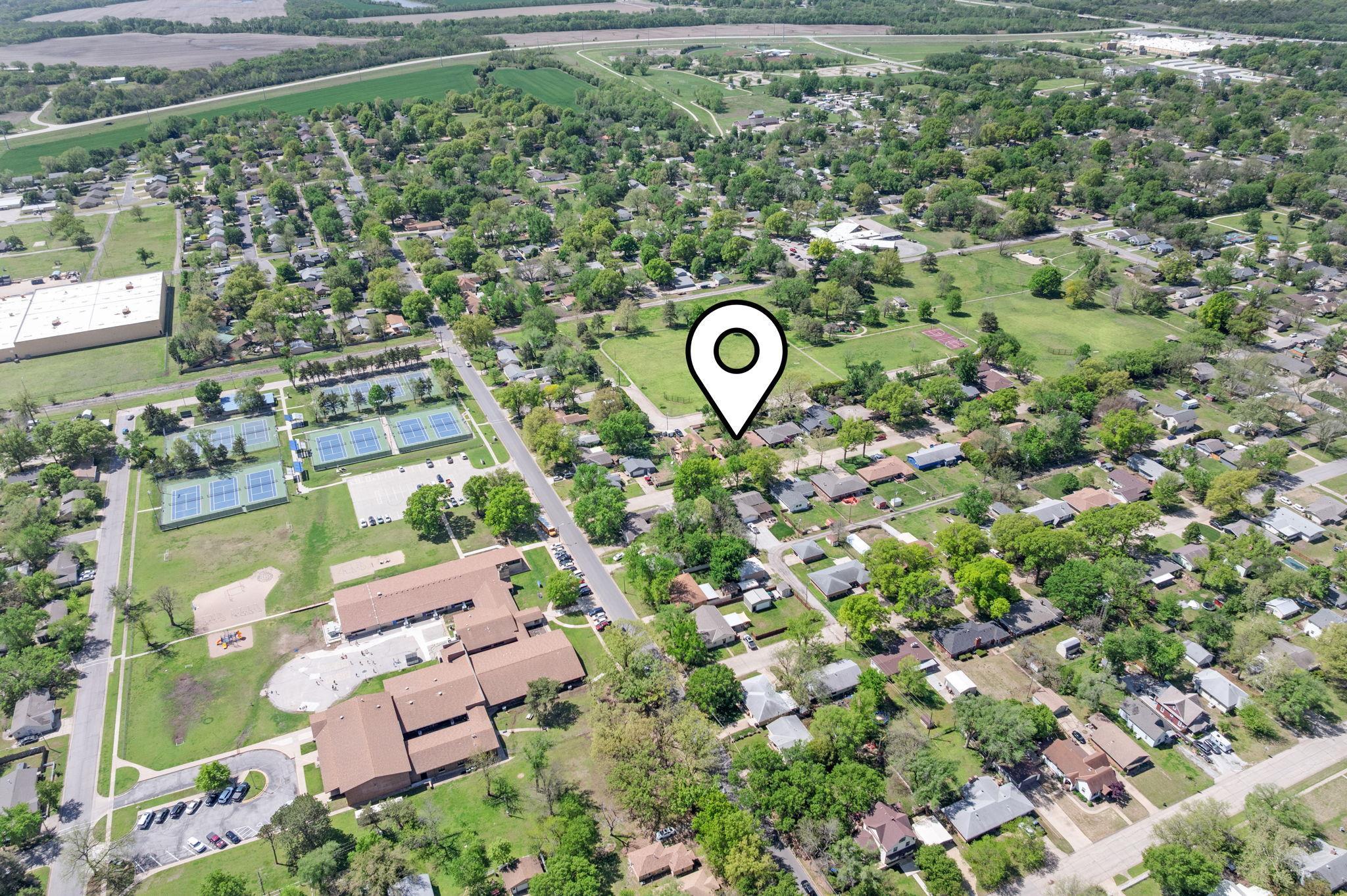 1519 E 14th Ave, Winfield, Kansas image 29