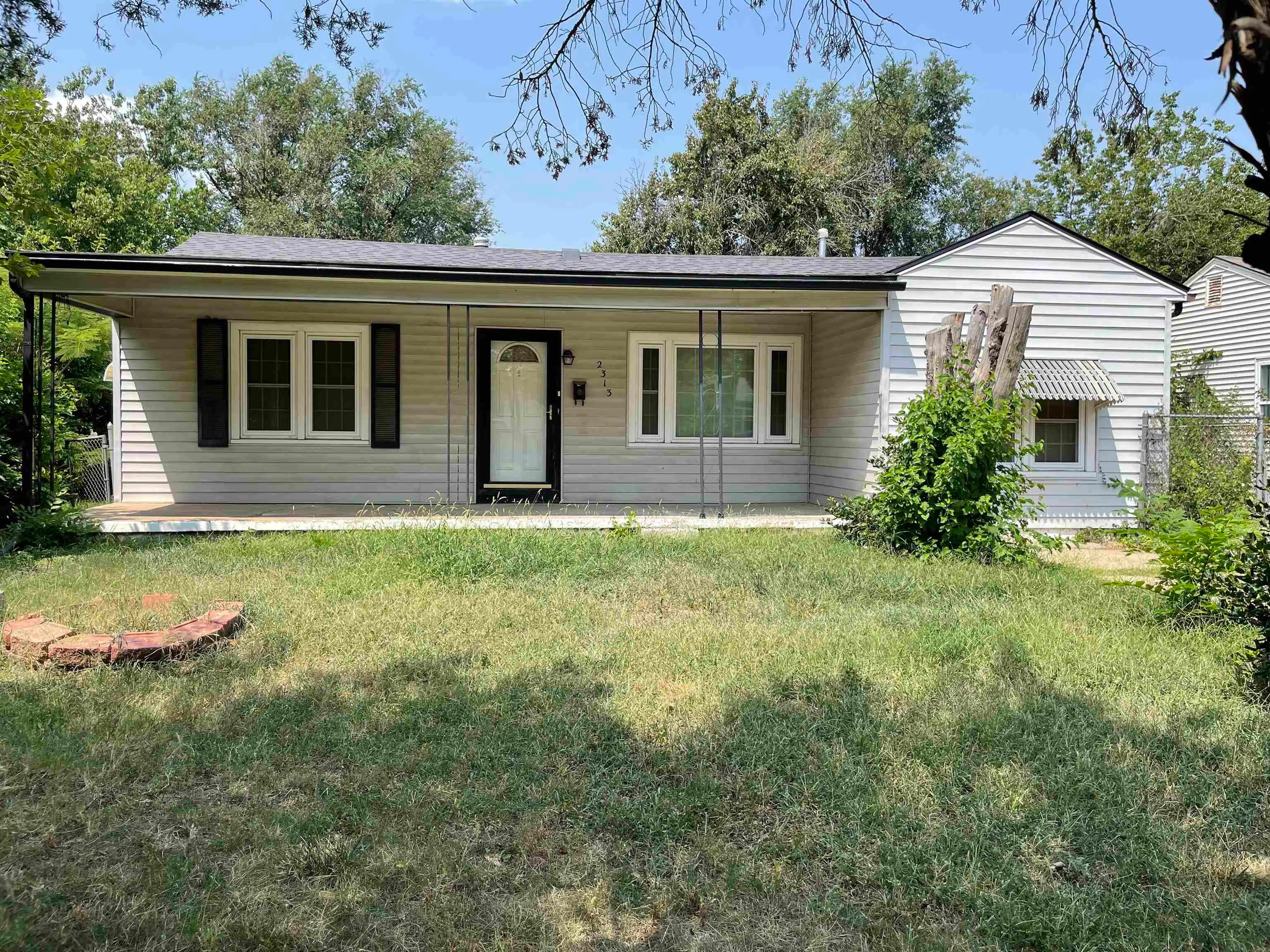 Wichita, Kansas 67219, United States, 2 Bedrooms Bedrooms, ,1 BathroomBathrooms,Residential,Pending,50390