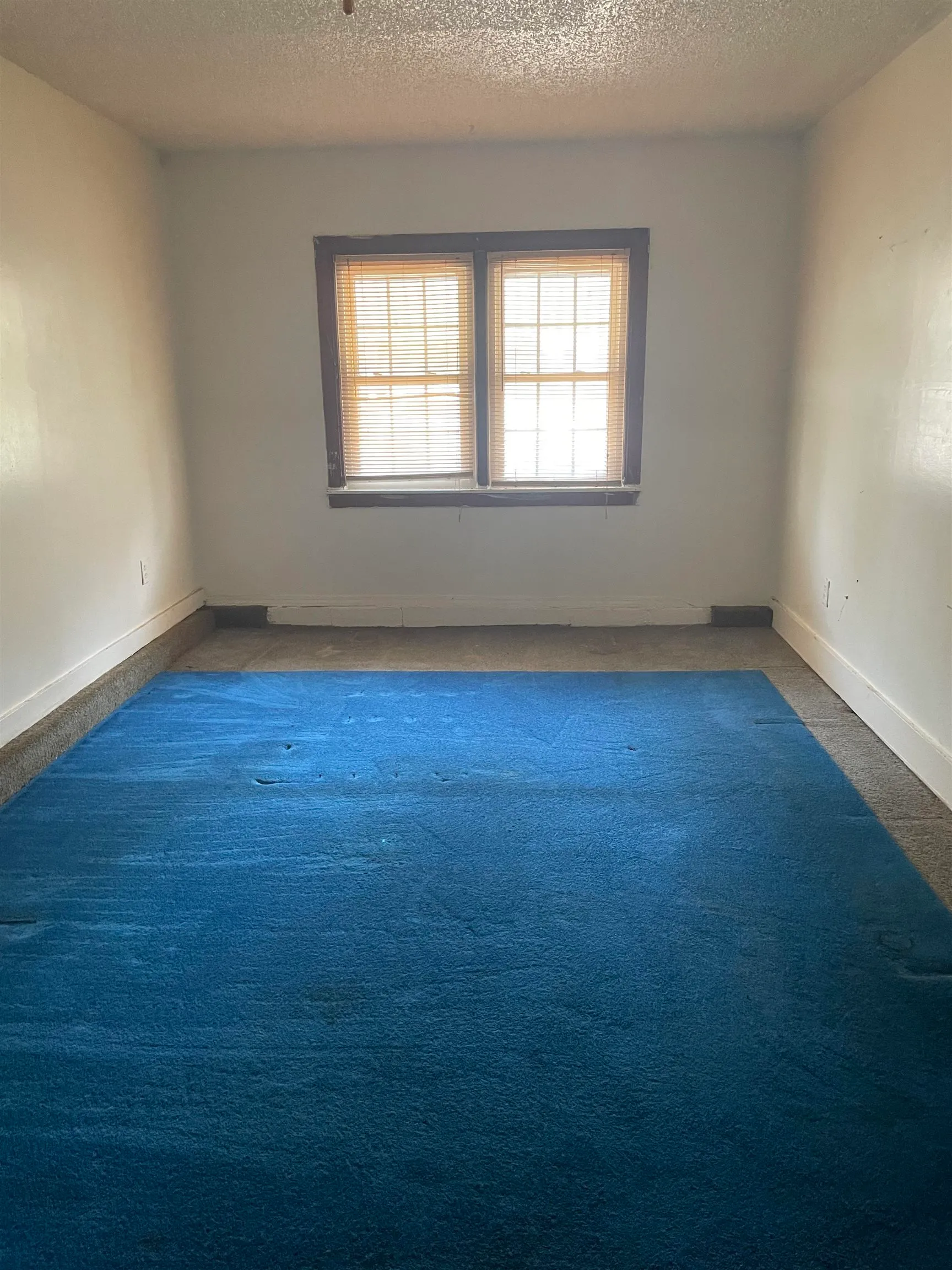 Wichita, Kansas 67219, United States, 2 Bedrooms Bedrooms, ,1 BathroomBathrooms,Residential,Pending,50390