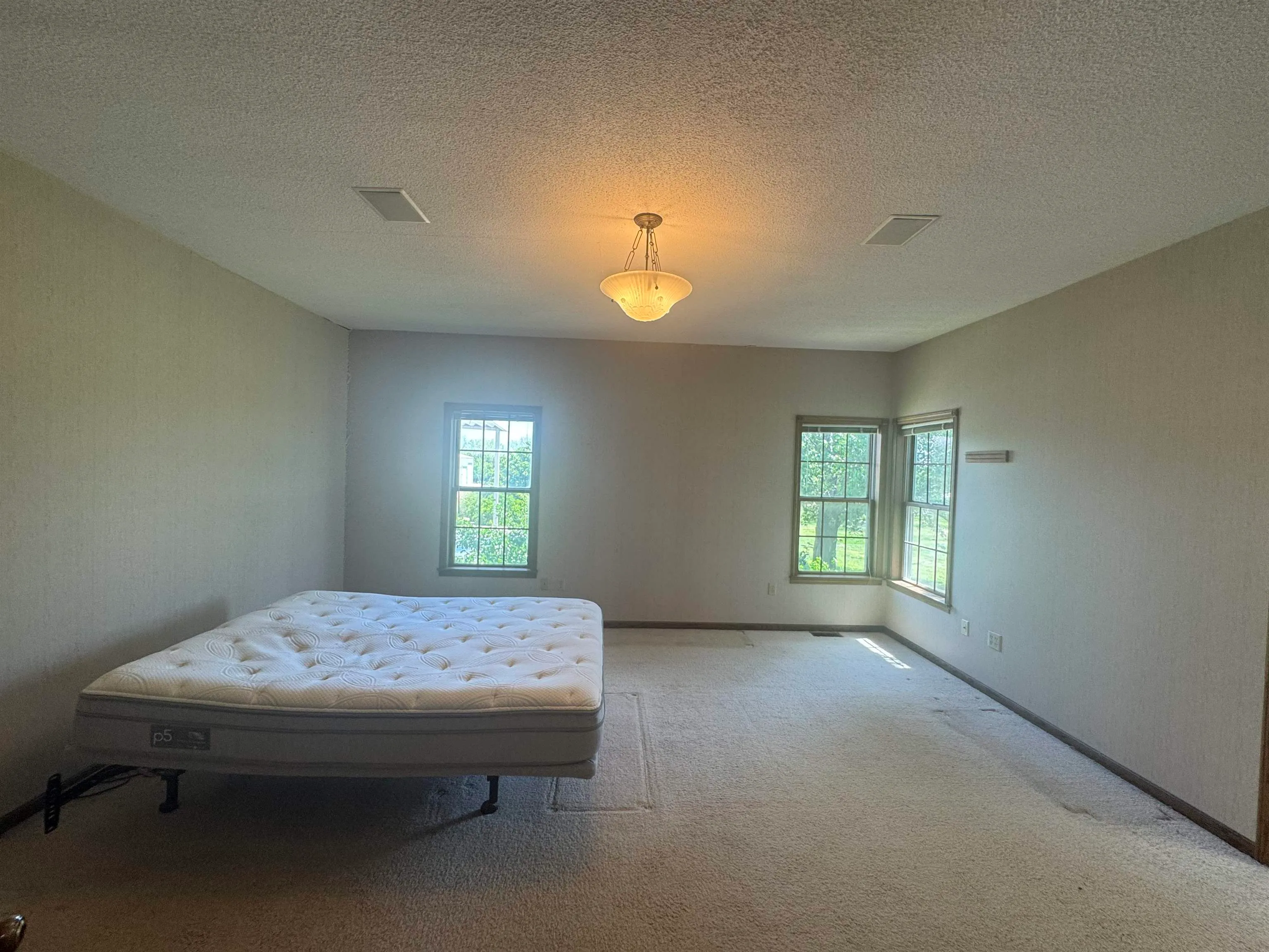 Winfield, Kansas 67156, United States, 3 Bedrooms Bedrooms, ,4 BathroomsBathrooms,Residential,Active,147147