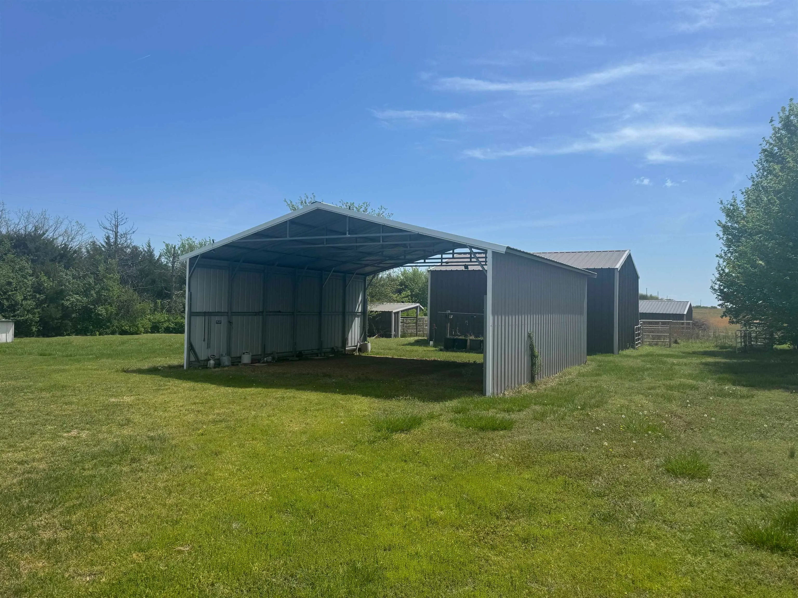 Winfield, Kansas 67156, United States, 3 Bedrooms Bedrooms, ,4 BathroomsBathrooms,Residential,Active,147147