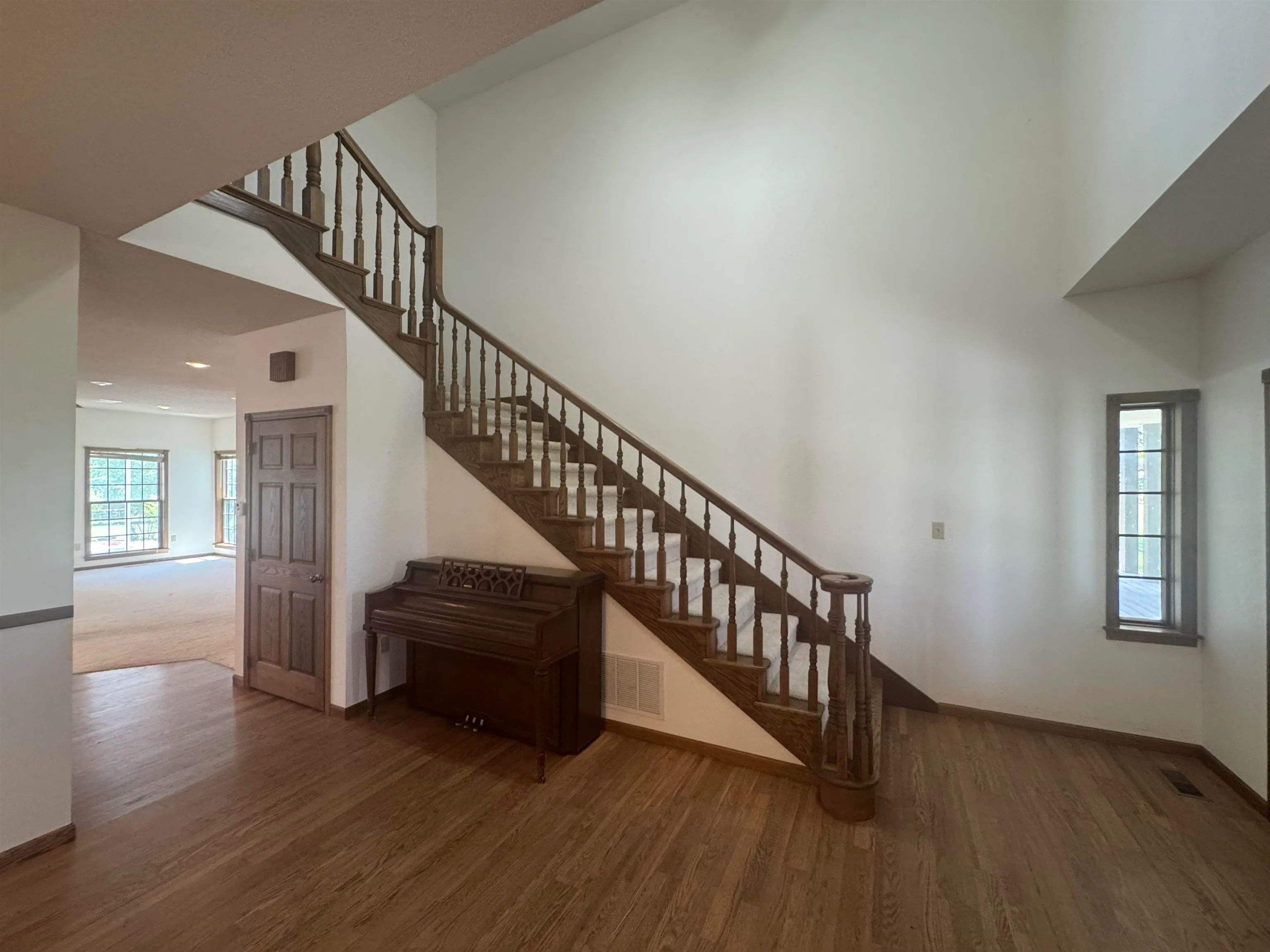 Winfield, Kansas 67156, United States, 3 Bedrooms Bedrooms, ,4 BathroomsBathrooms,Residential,Active,147147