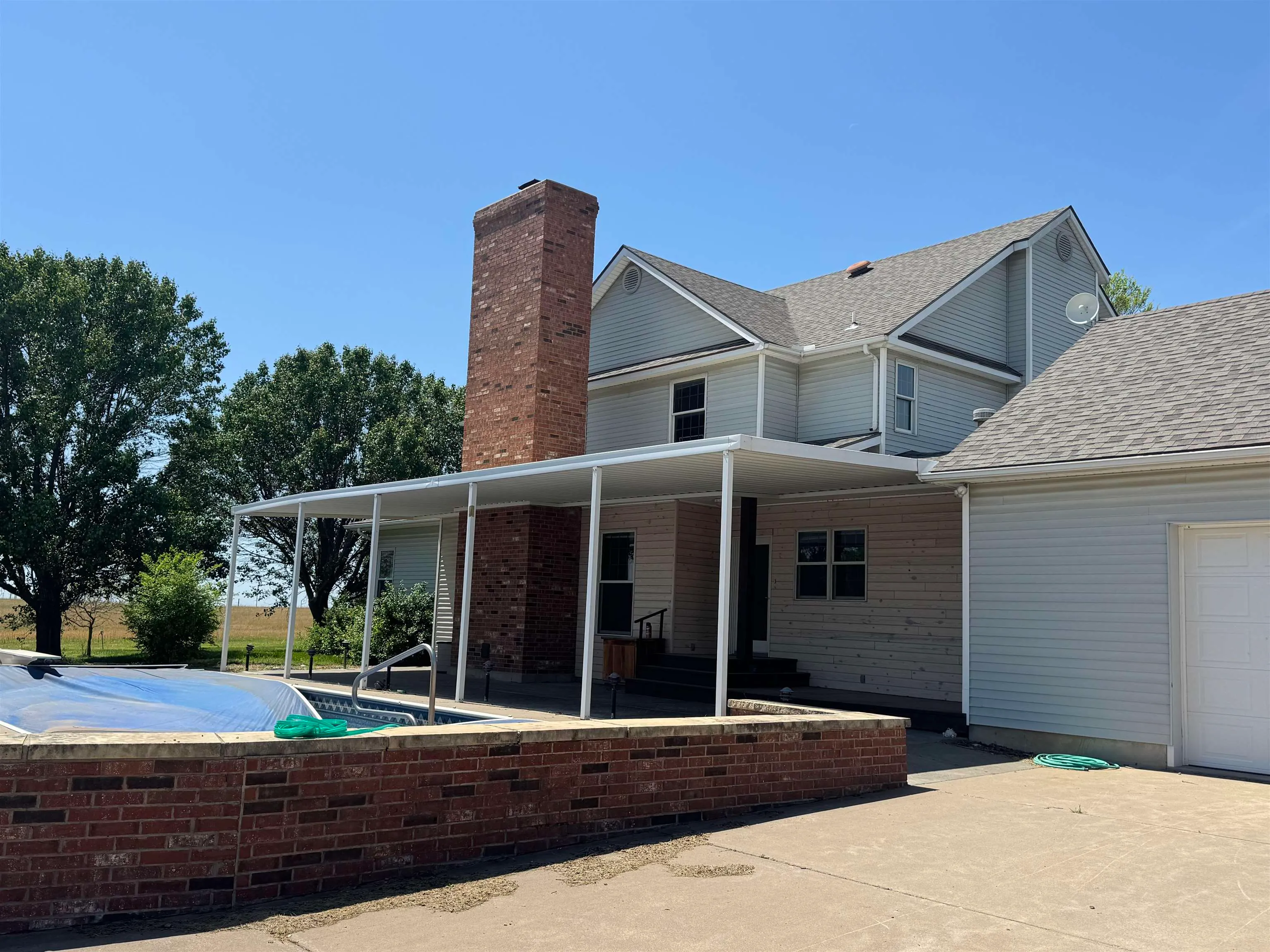 Winfield, Kansas 67156, United States, 3 Bedrooms Bedrooms, ,4 BathroomsBathrooms,Residential,Active,147147