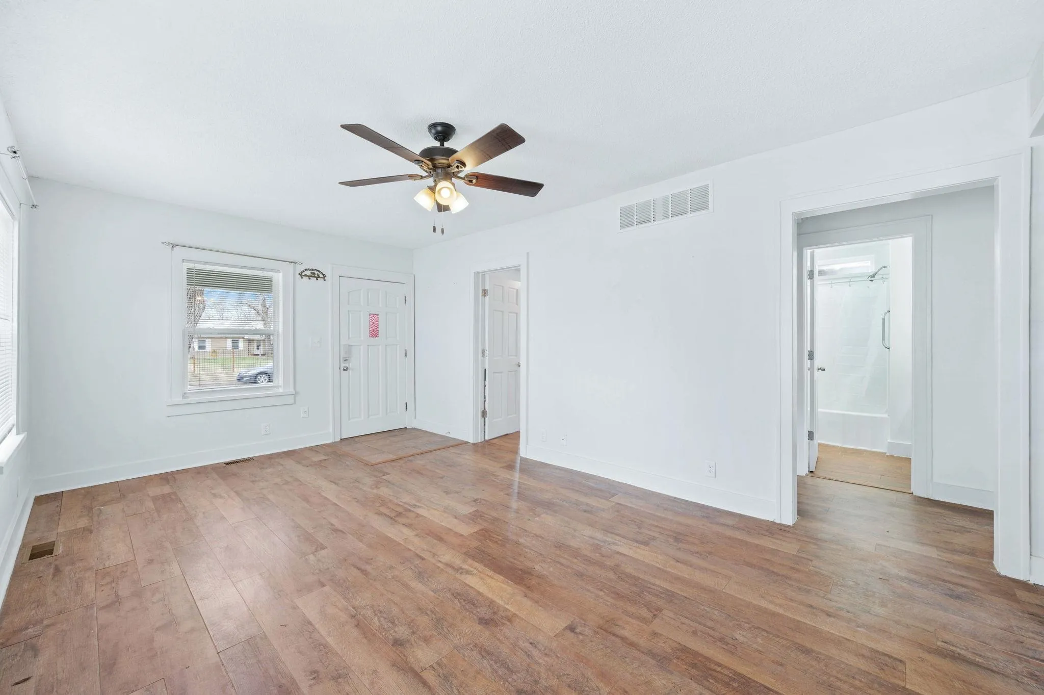 Wichita, Kansas 67213, United States, 2 Bedrooms Bedrooms, ,1 BathroomBathrooms,Residential,Active,96403