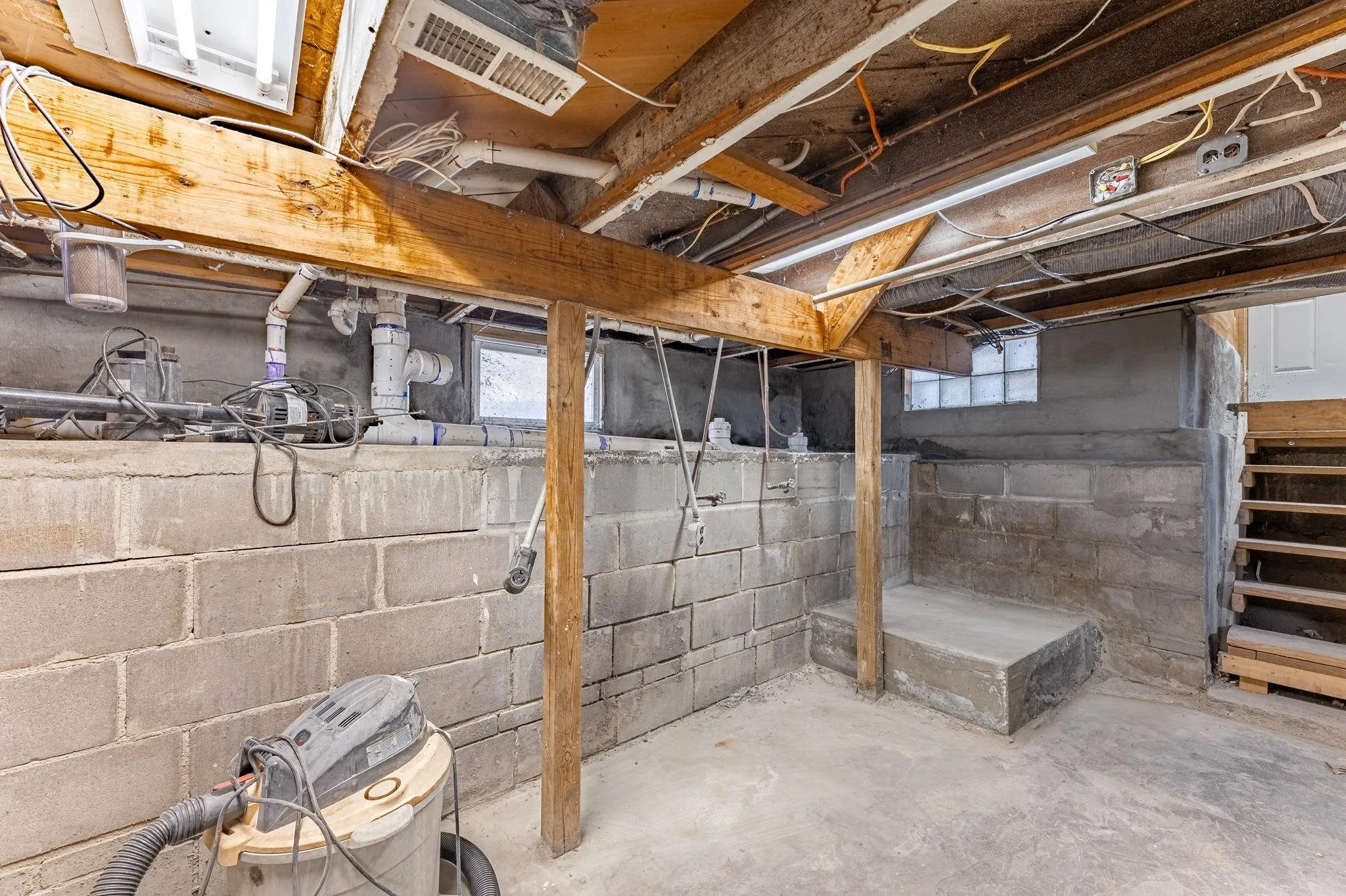 Wichita, Kansas 67213, United States, 2 Bedrooms Bedrooms, ,1 BathroomBathrooms,Residential,Active,96403