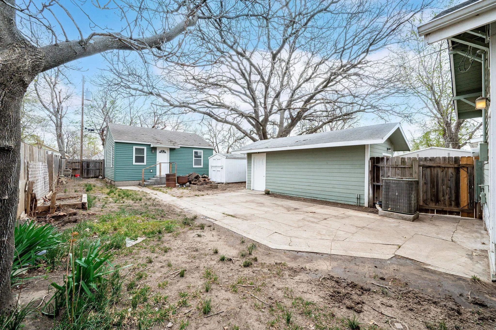 Wichita, Kansas 67213, United States, 2 Bedrooms Bedrooms, ,1 BathroomBathrooms,Residential,Active,96403