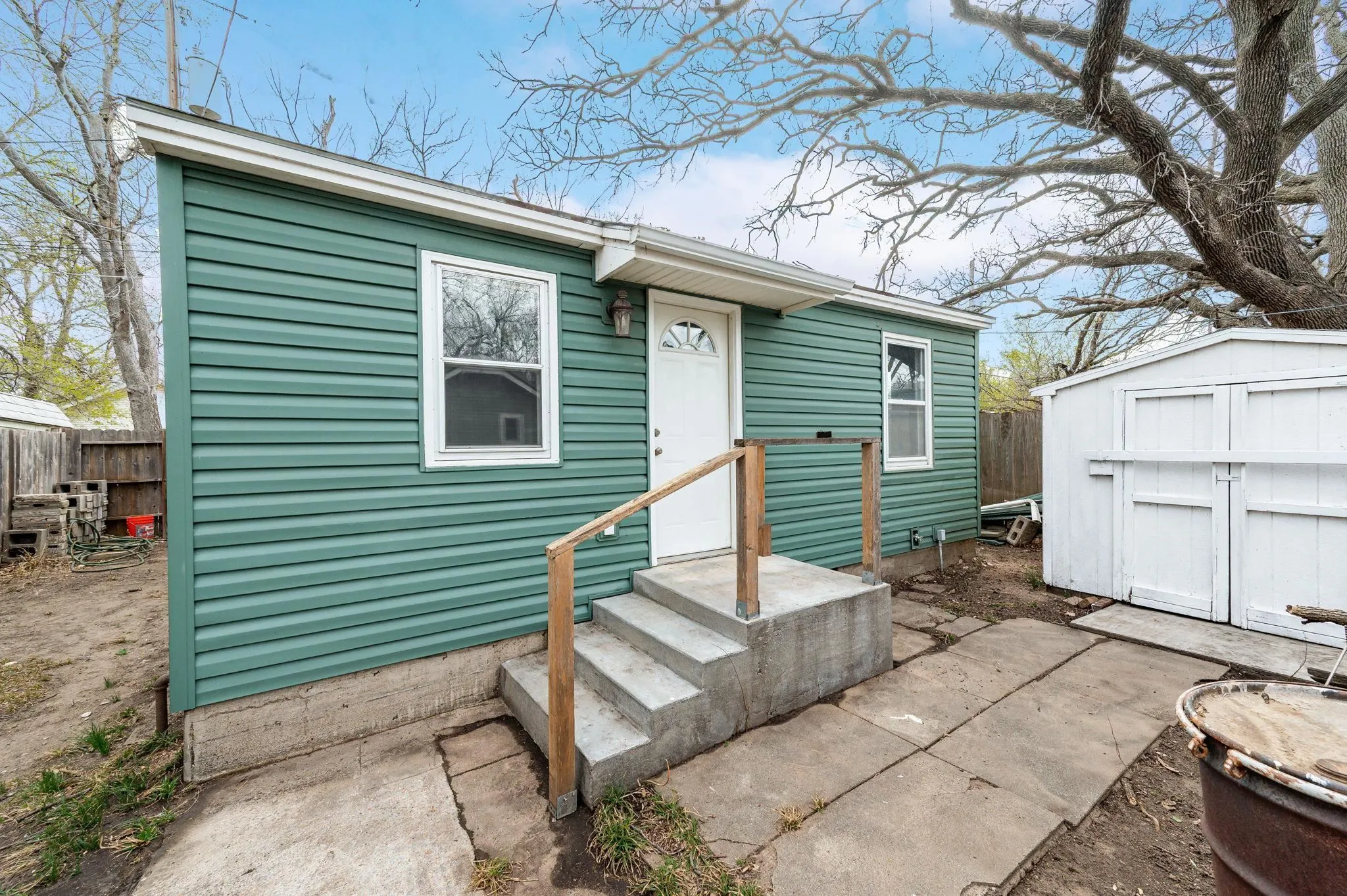 Wichita, Kansas 67213, United States, 2 Bedrooms Bedrooms, ,1 BathroomBathrooms,Residential,Active,96403