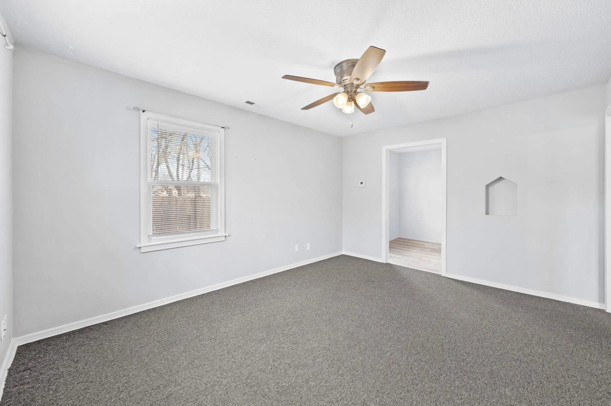 Wichita, Kansas 67213, United States, 2 Bedrooms Bedrooms, ,1 BathroomBathrooms,Residential,Active,96403