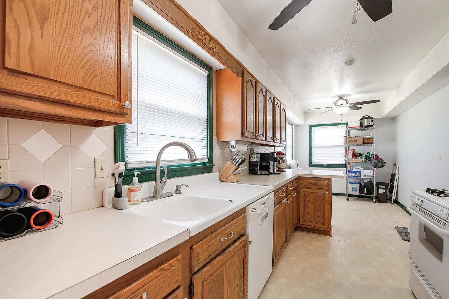 6011 E Oakwood Dr, Wichita, Kansas image 10