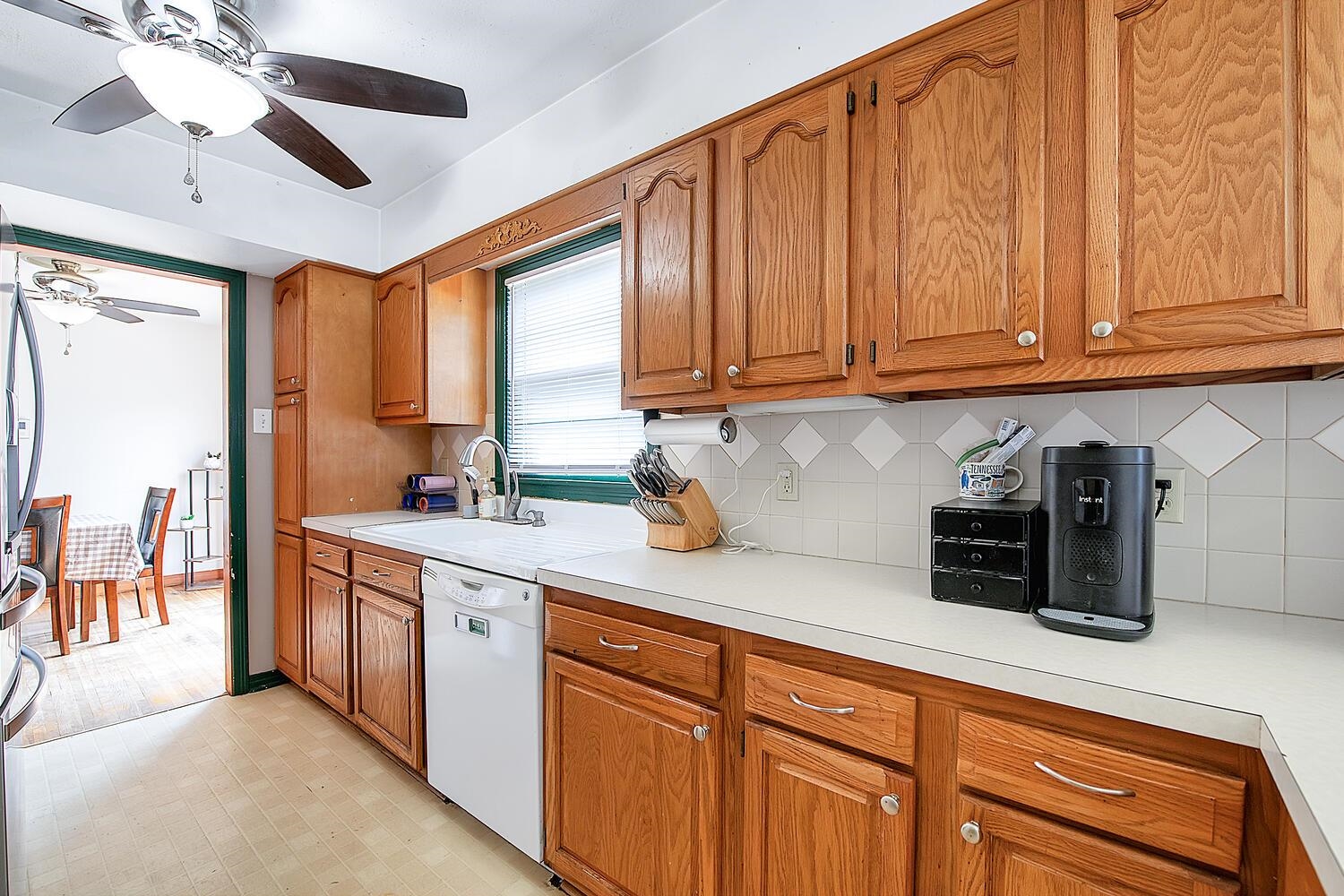 6011 E Oakwood Dr, Wichita, Kansas image 13
