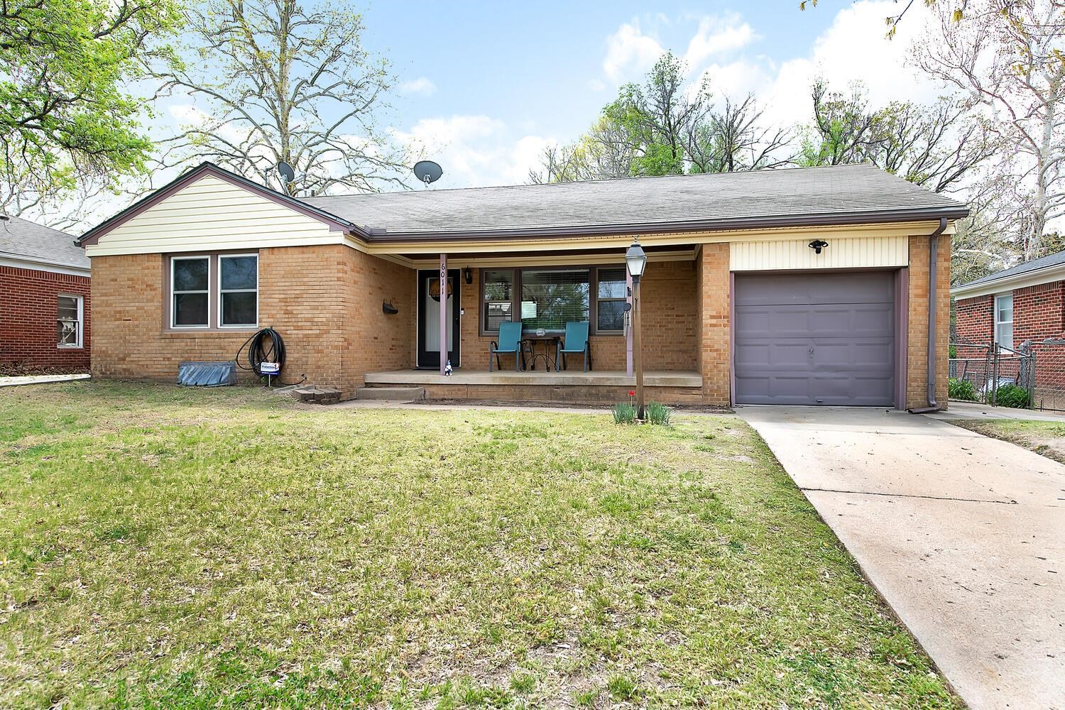 6011 E Oakwood Dr, Wichita, Kansas image 1