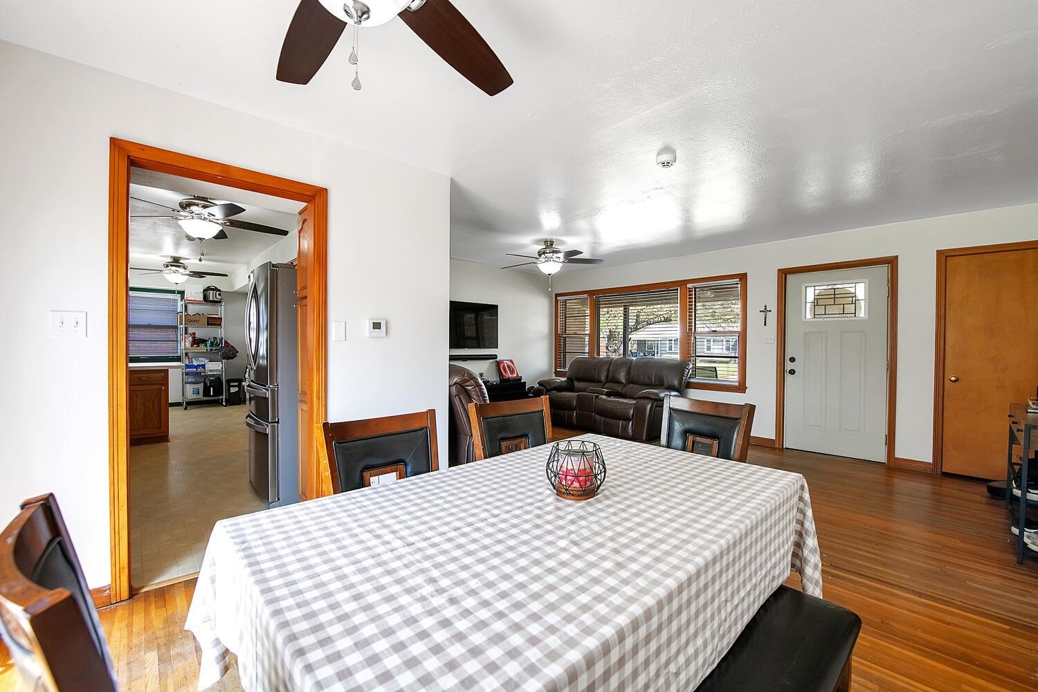 6011 E Oakwood Dr, Wichita, Kansas image 9