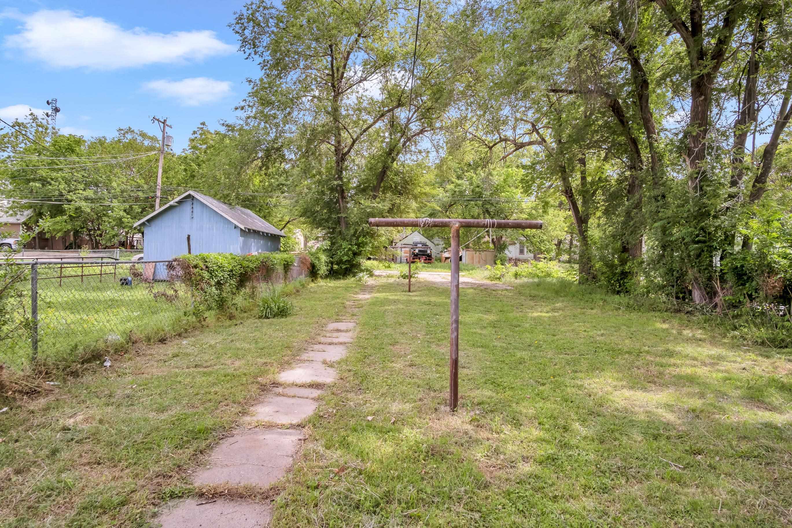 409 W 5th St, Newton, Virginia image 32