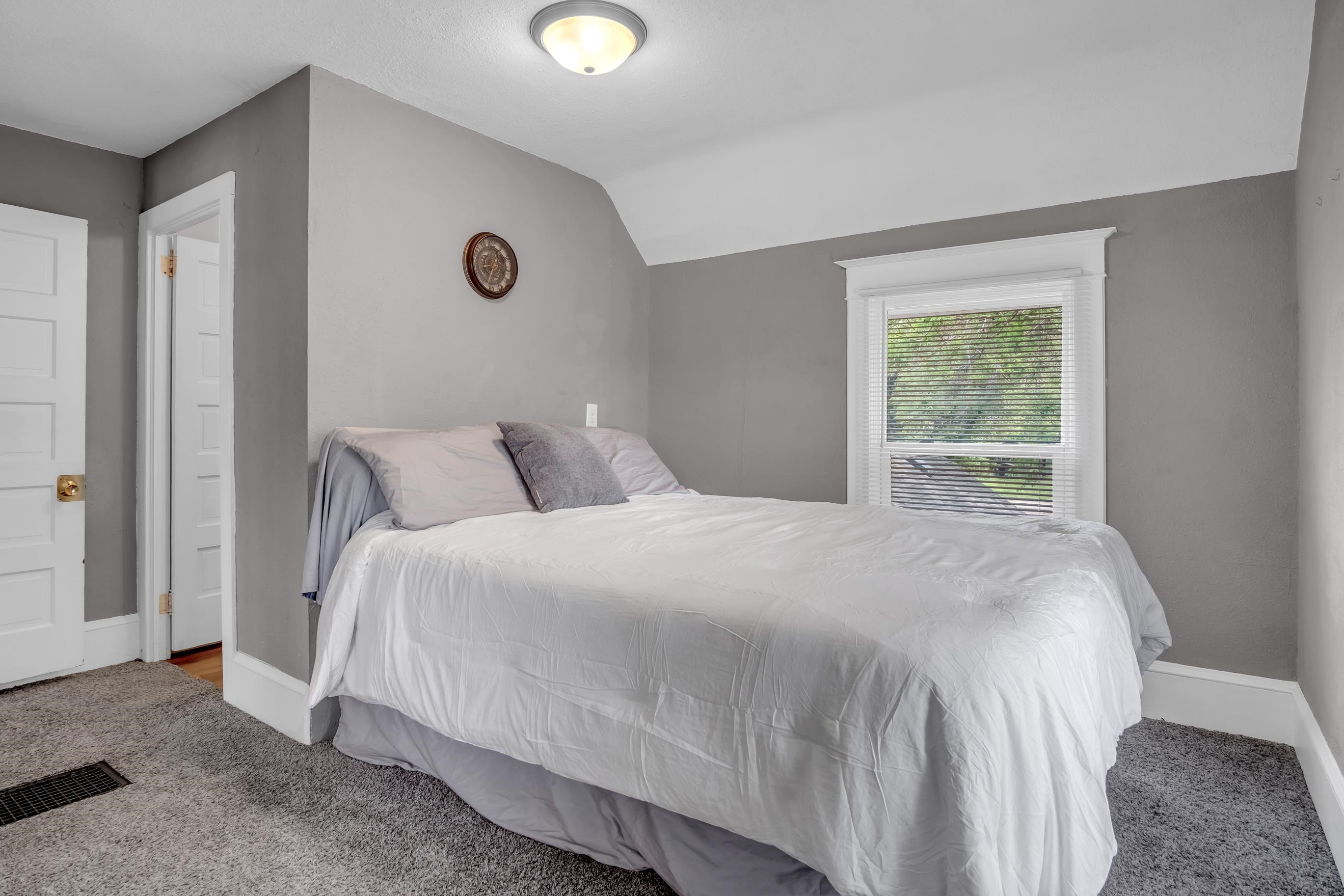 409 W 5th St, Newton, Virginia image 23