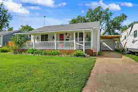 Homes For Sale - 746 Osage Ave<br/> Salina, KS 67401