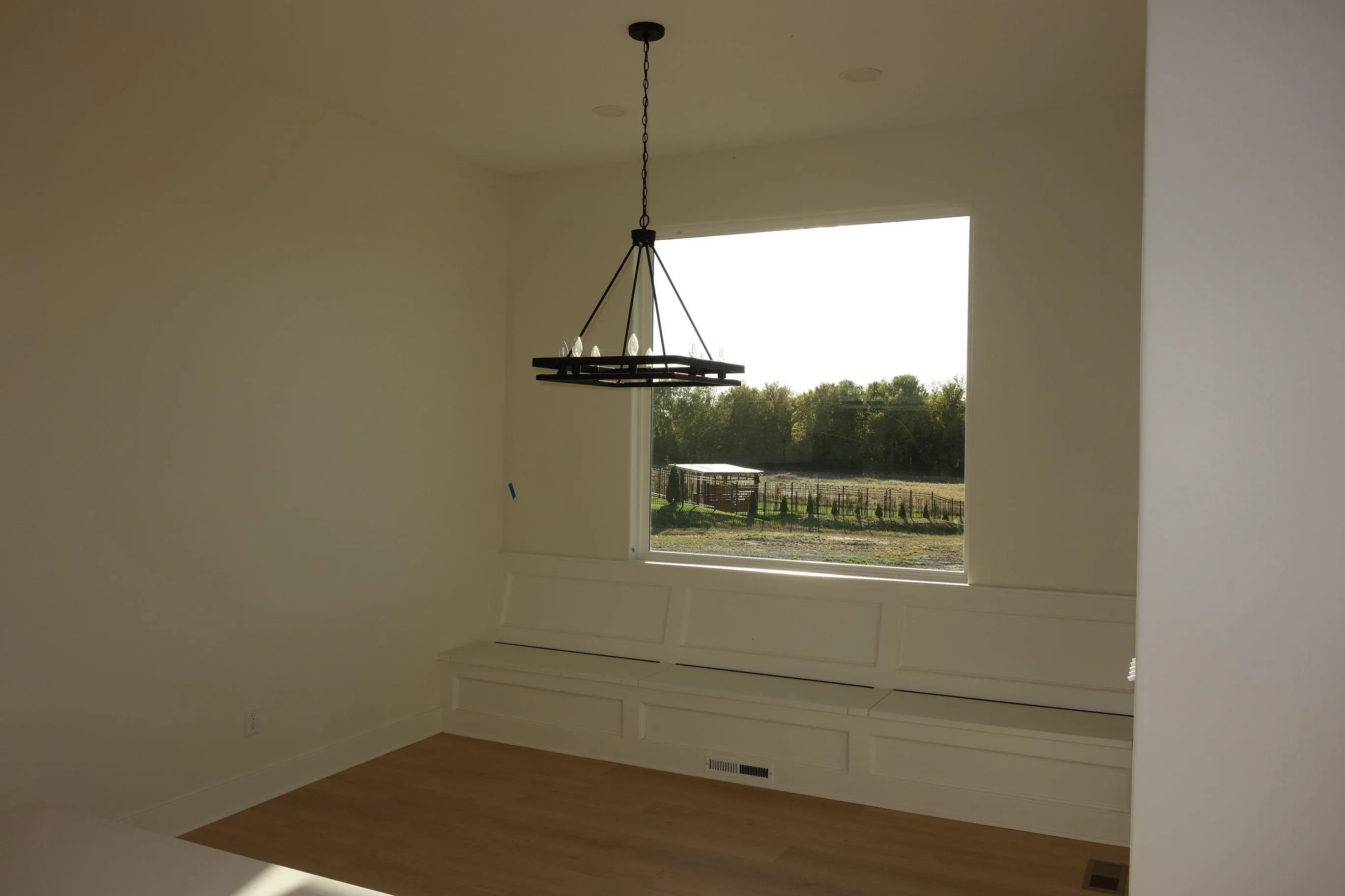 Mulvane, Kansas 67110, United States, 5 Bedrooms Bedrooms, ,4 BathroomsBathrooms,Residential,Pending,243004