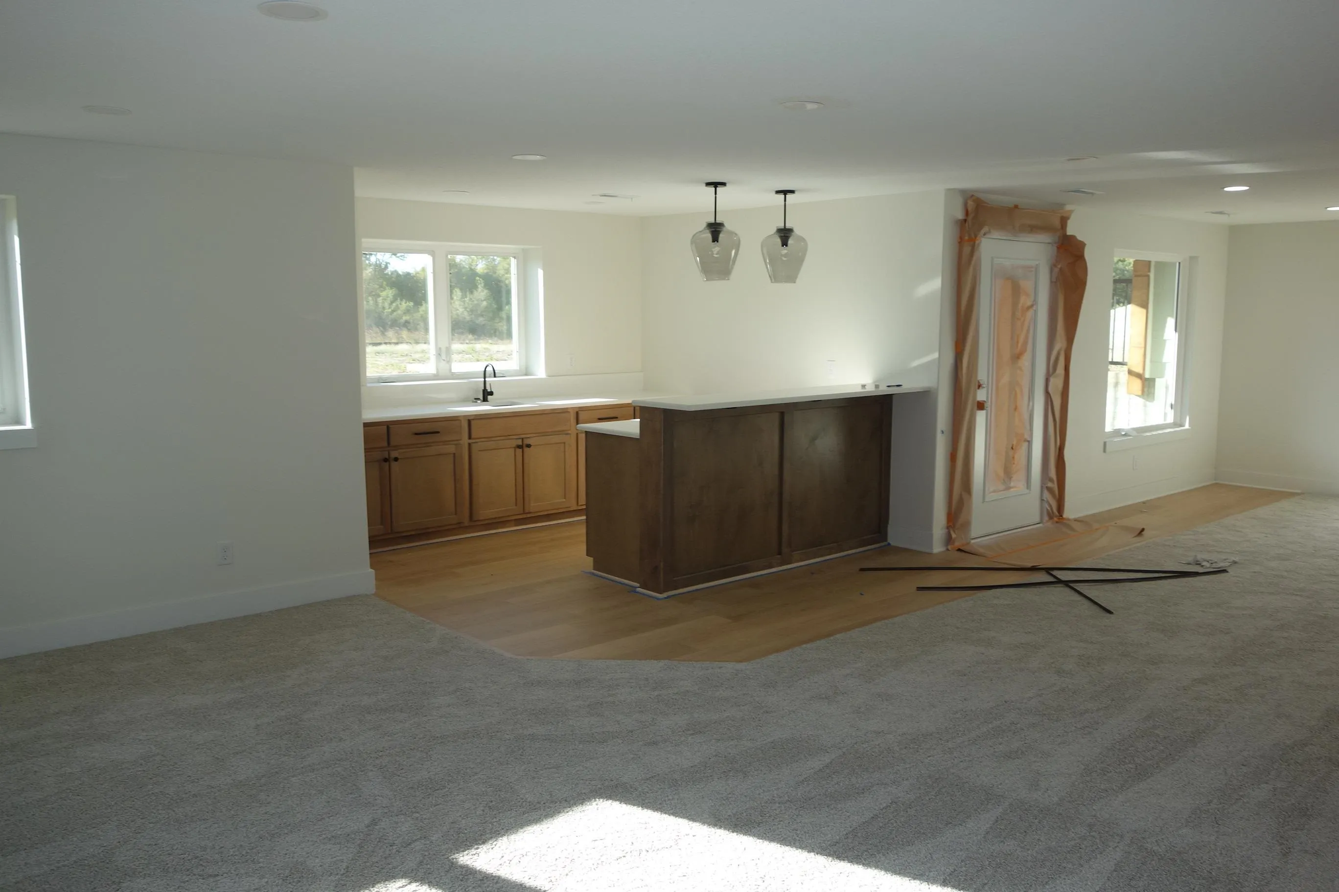 Mulvane, Kansas 67110, United States, 5 Bedrooms Bedrooms, ,4 BathroomsBathrooms,Residential,Pending,243004