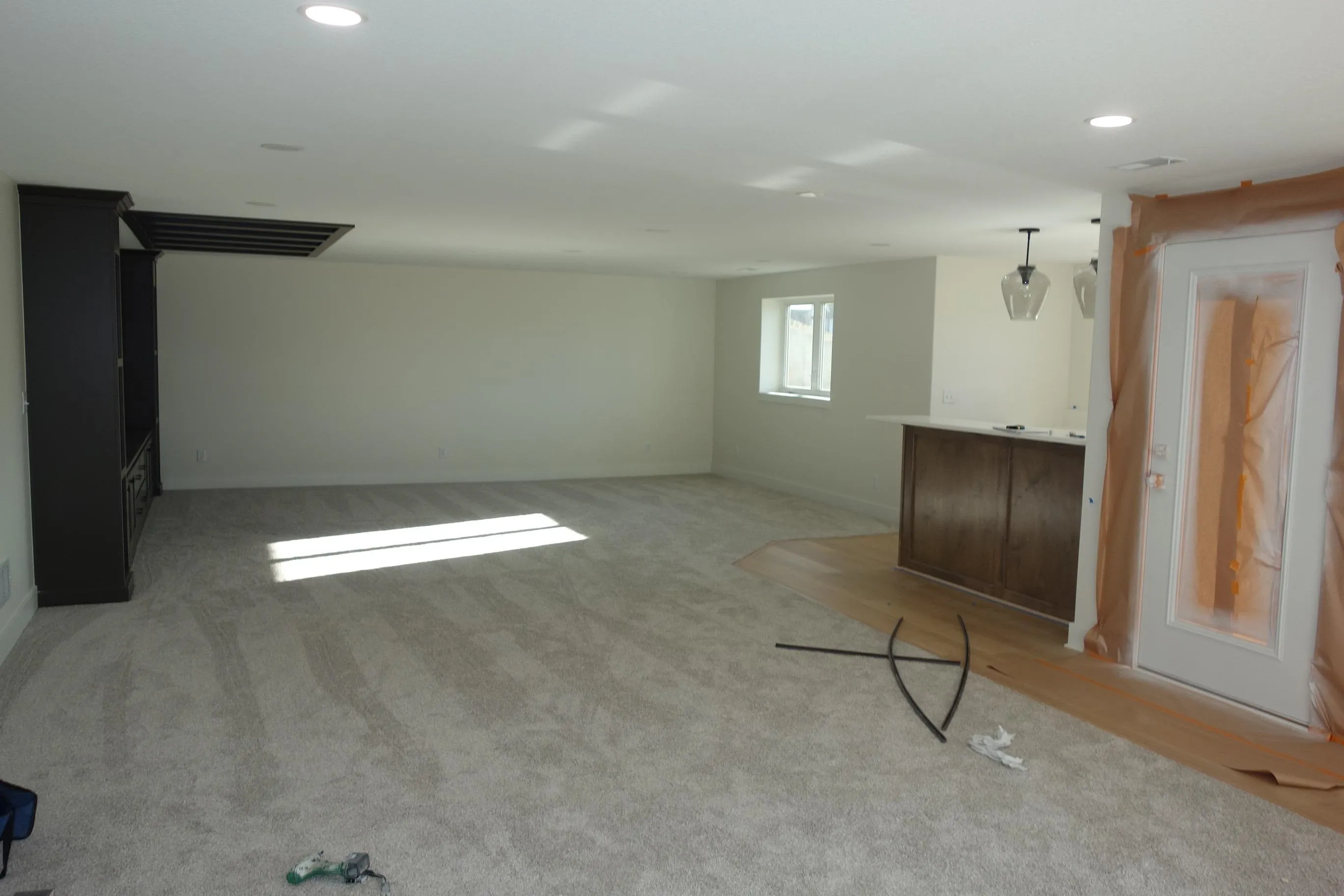 Mulvane, Kansas 67110, United States, 5 Bedrooms Bedrooms, ,4 BathroomsBathrooms,Residential,Pending,243004