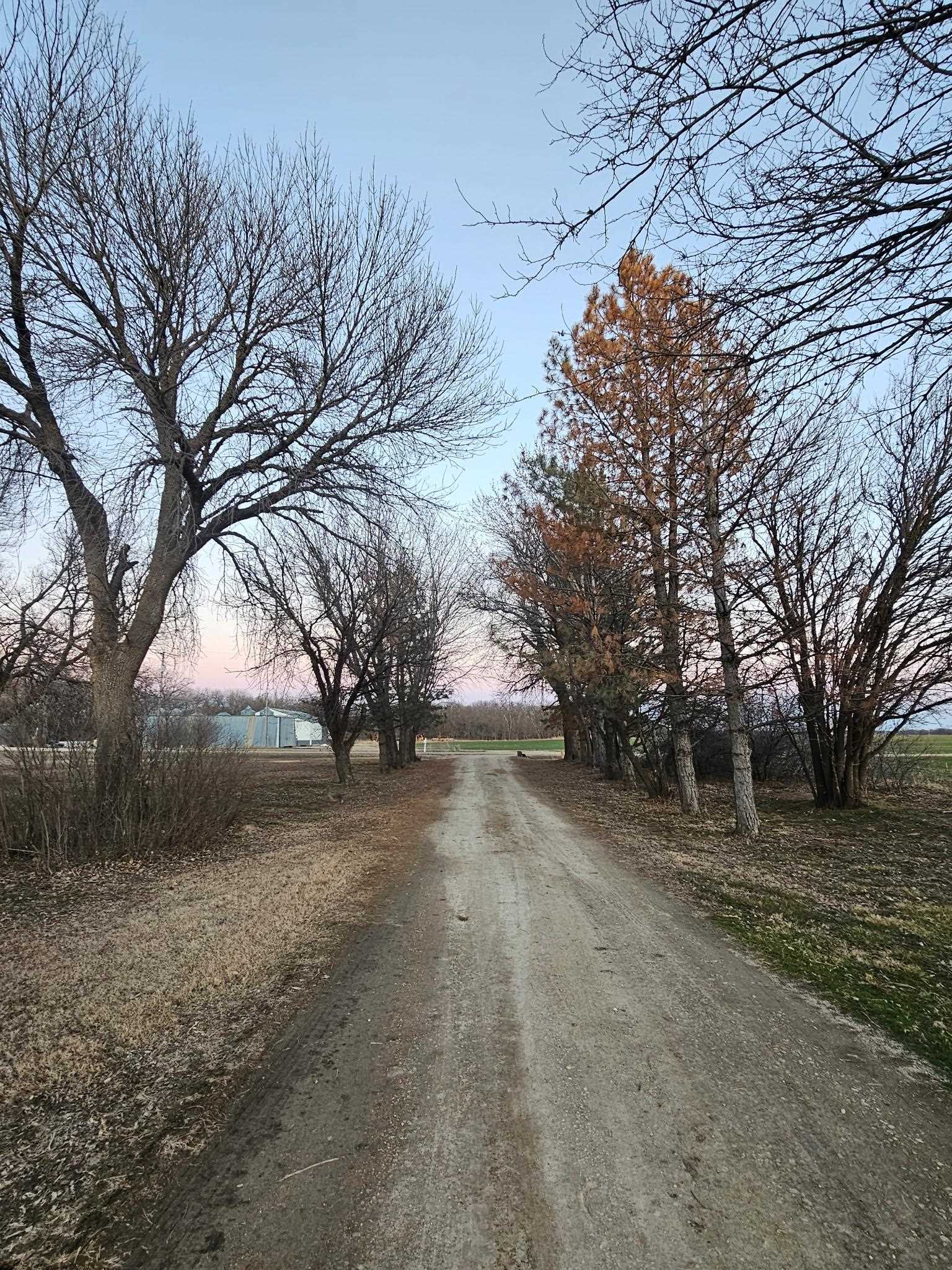 2041 N Link Rd, Salina, Kansas image 3