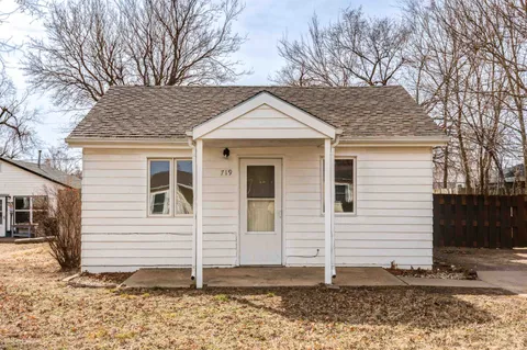 719 Maple Ave, Salina, KS 67401 - MLS#: 651828