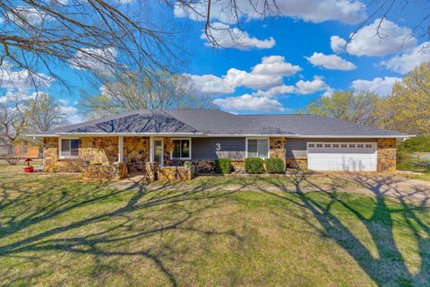 Homes For Sale - 3 Oakwood Dr<br/> Arkansas City, KS 67005