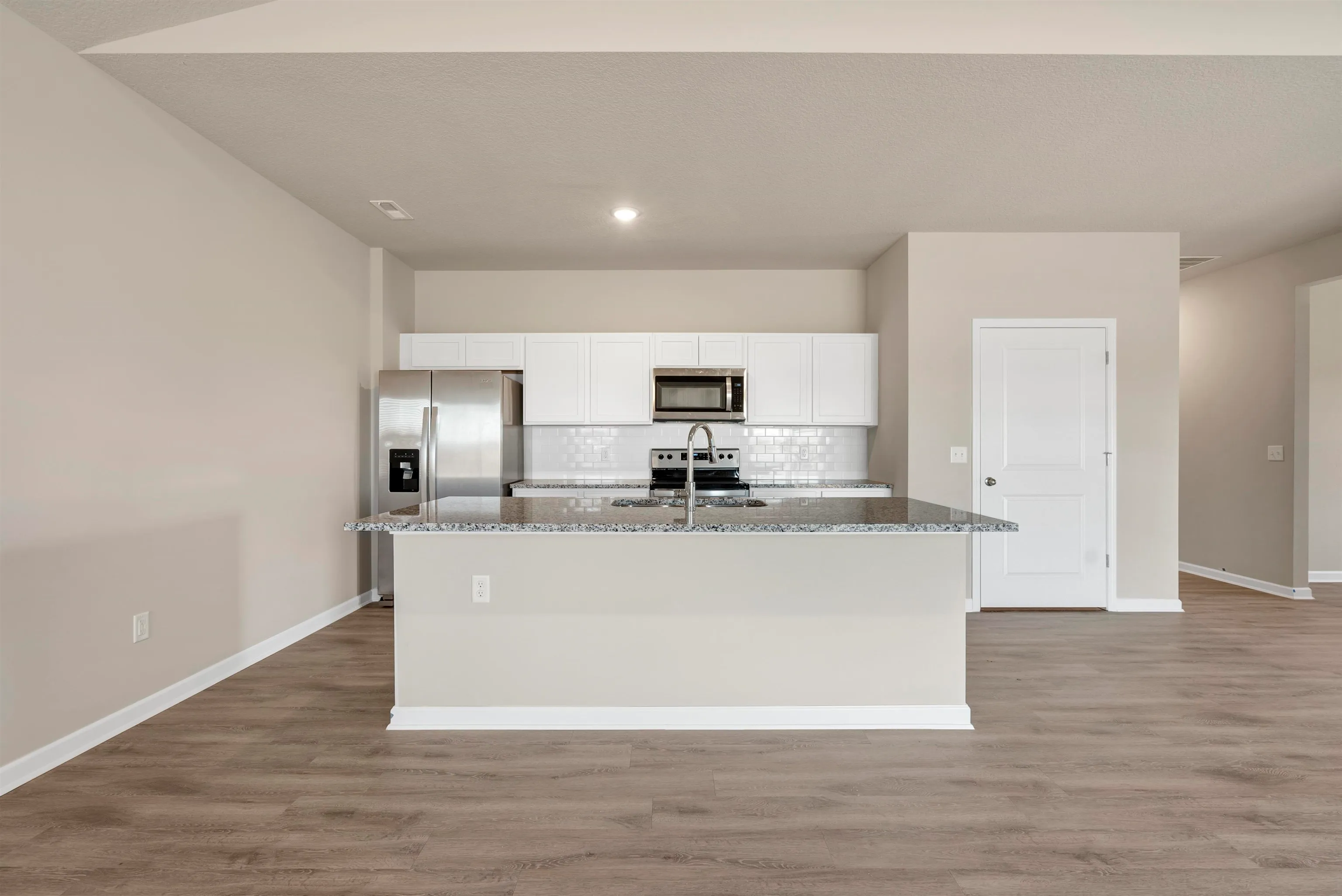 McPherson, Kansas 67460, United States, 4 Bedrooms Bedrooms, ,2 BathroomsBathrooms,Residential,Active,47209